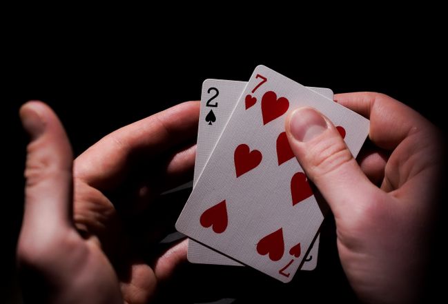Online Casino: Spielautomaten und Live-Spiele im Überblick