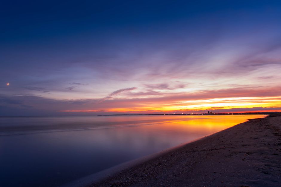 26. Teluk Cempedak, Kuantan Relaksasi di Pantai Timur 26. Teluk Cempedak, Kuantan Relaksasi di Pantai Timur