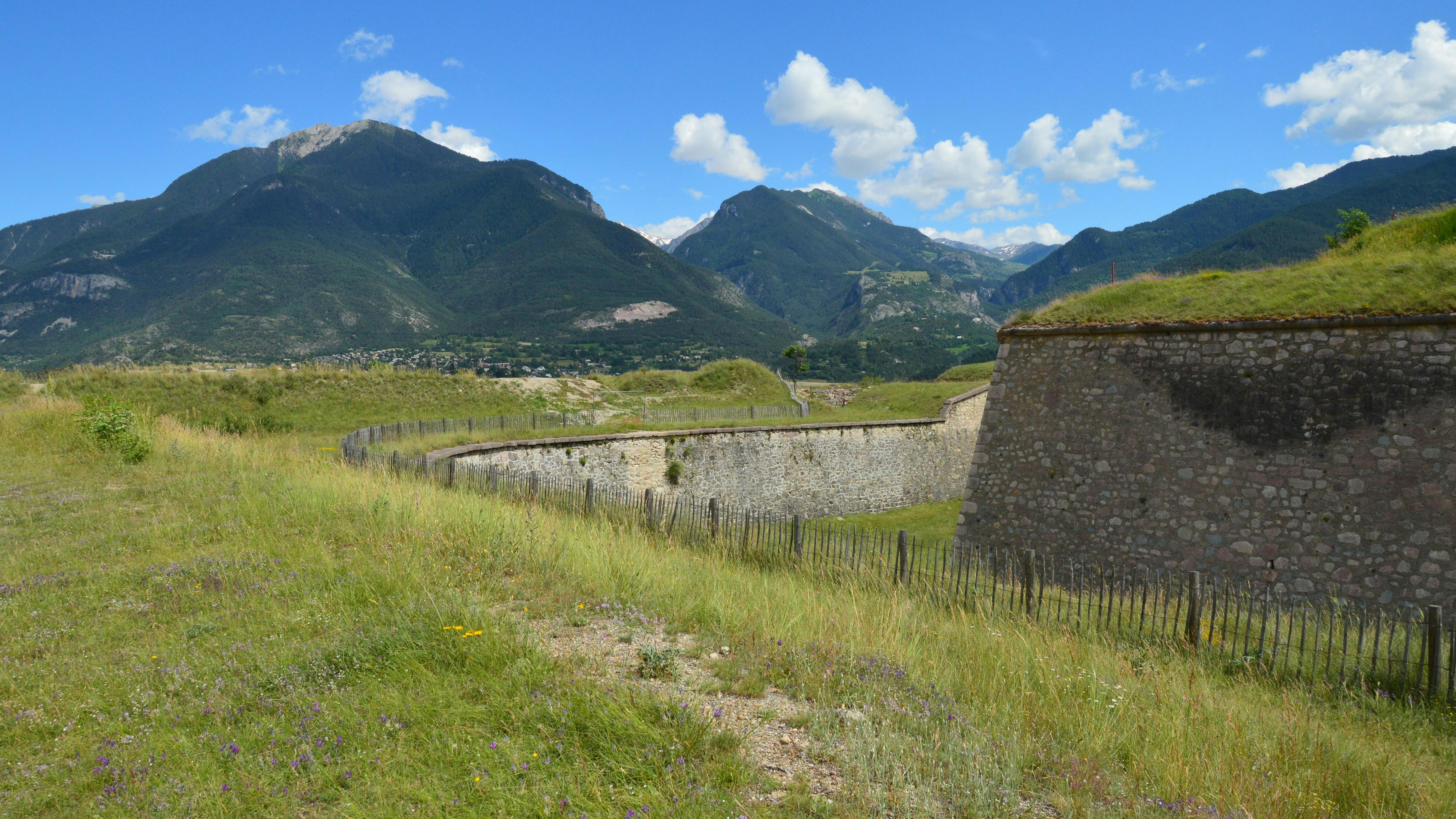 賴清德登高山呼籲：國防條例每延誤一天，國家風險增加一天