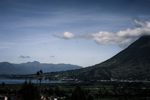 Free Andean Lake and Mountain Landscape in Ecuador Stock Photo