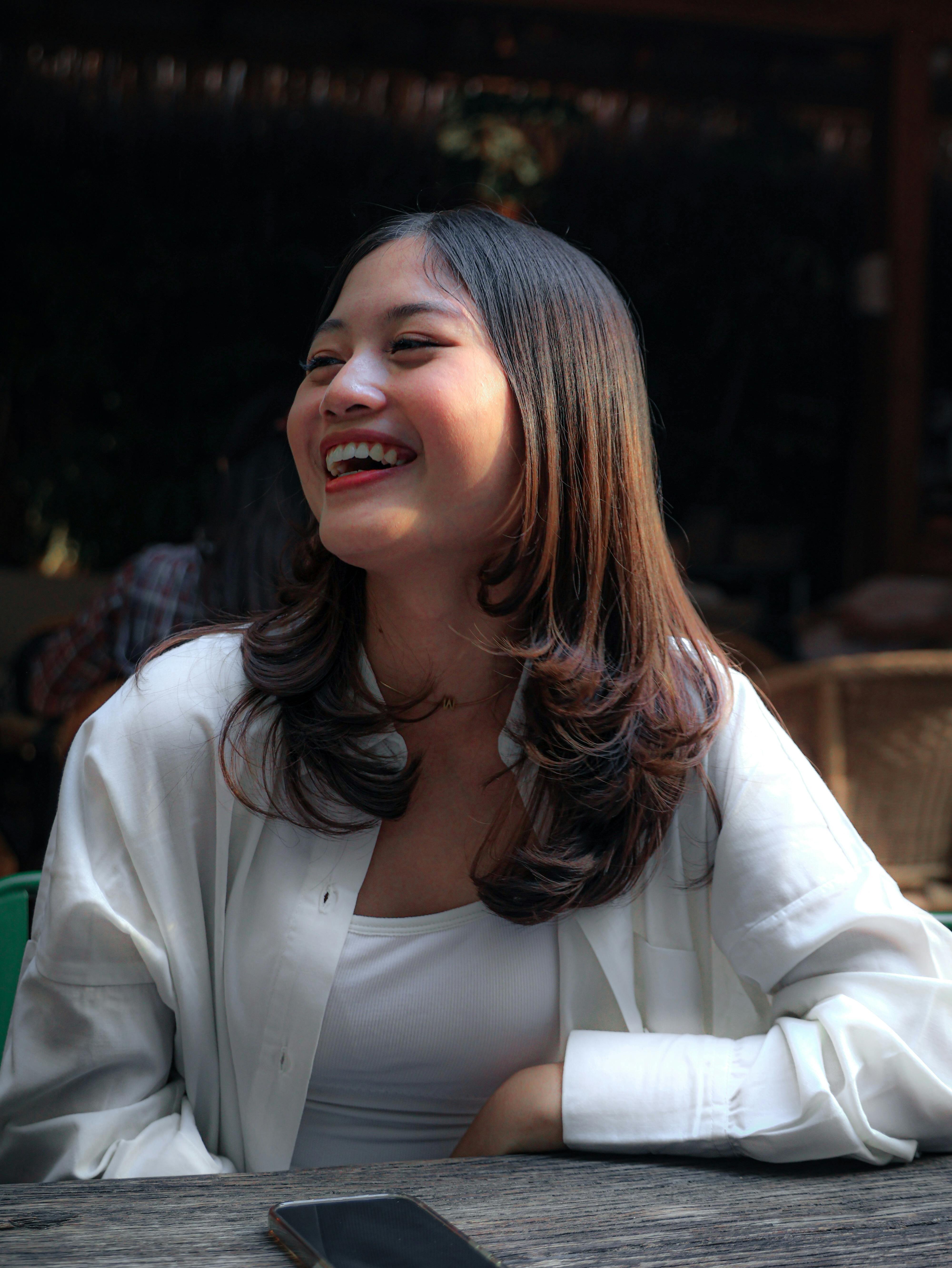 Gratis Fotos de stock gratuitas de adulto joven, agradable, al aire libre Foto de stock