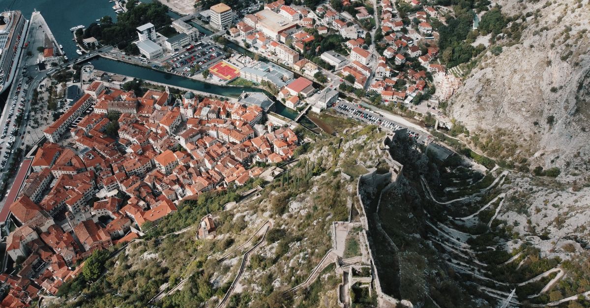 Montenegro: RSE turística que protege parques naturales y promueve empleo local Montenegro: RSE turística que protege parques naturales y promueve empleo local