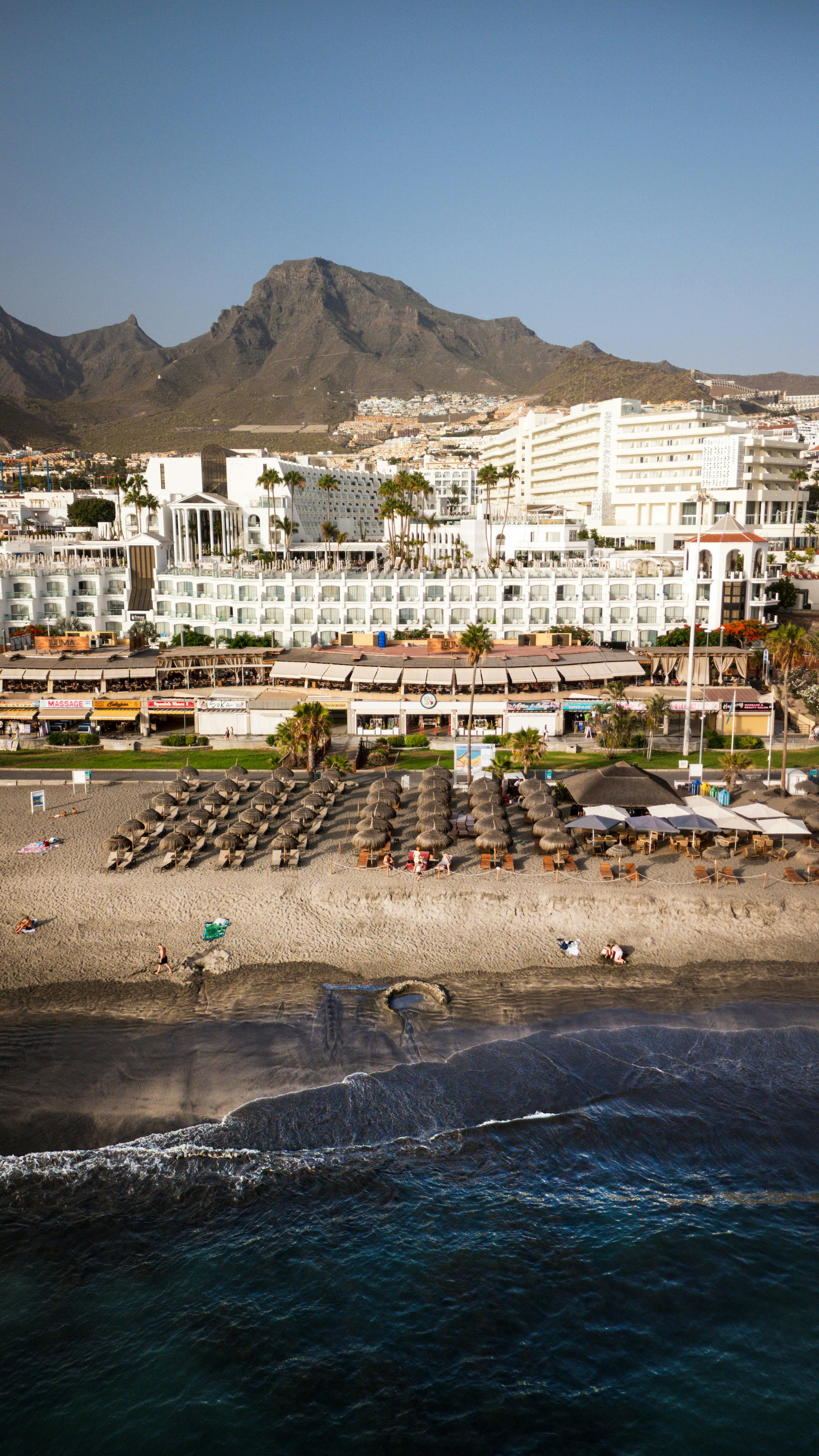 No es broma: hotel 4* by Meliá en Tenerife con desayunos por 41€