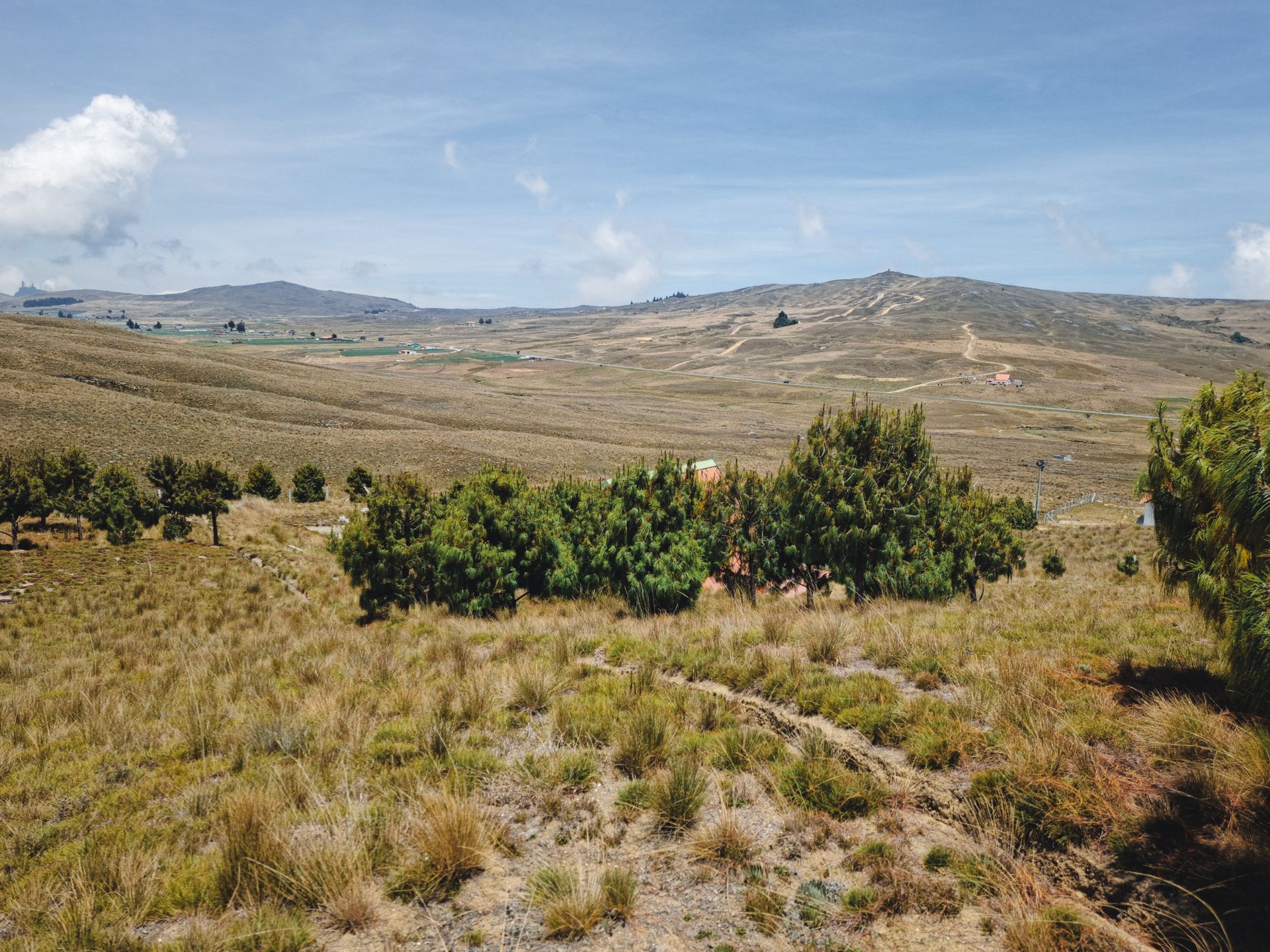 Stunning view of the arid, mountainous landscape in Santander, Colombia with clear blue skies.