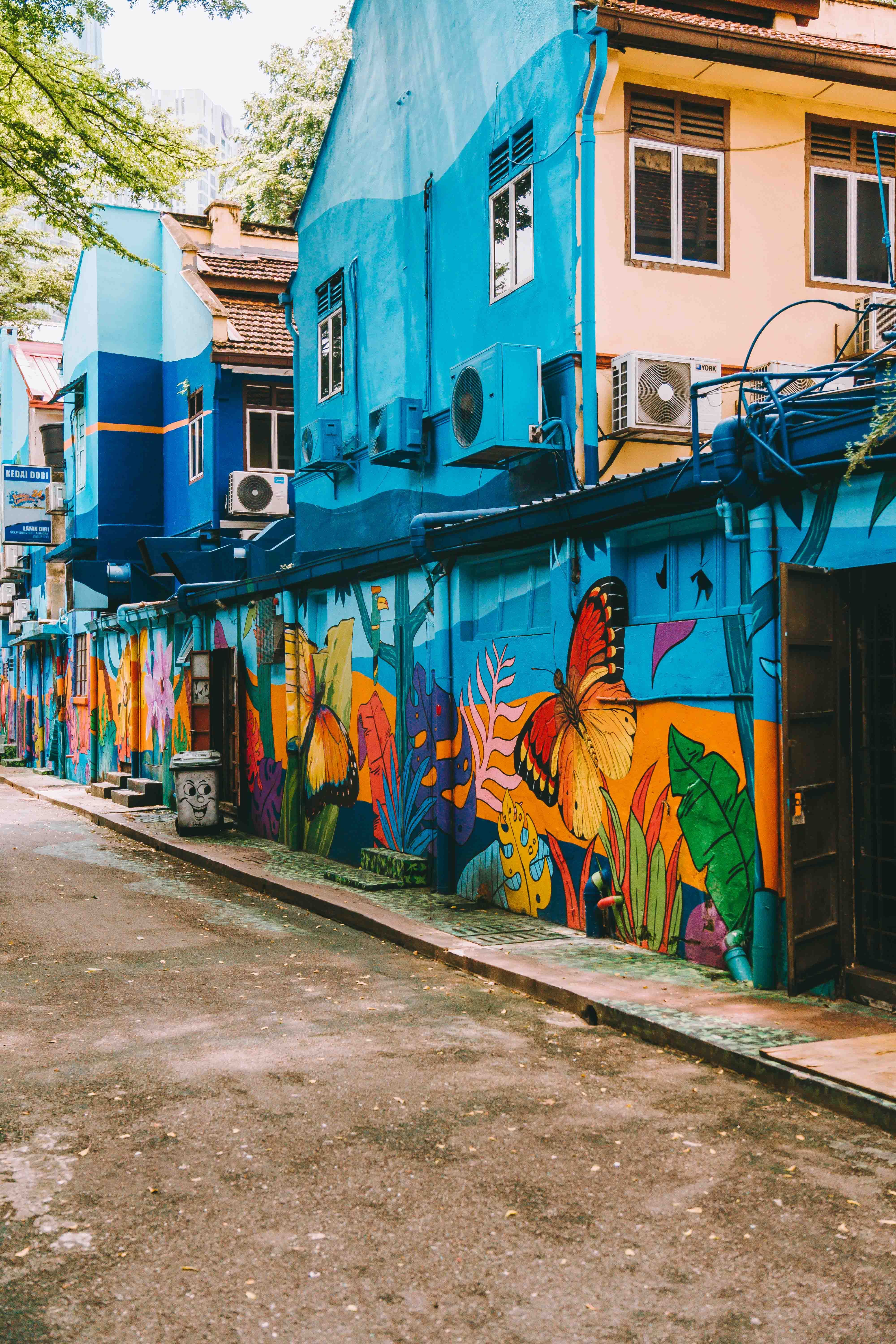 Mural on Wall on Street in Town · Free Stock Photo
