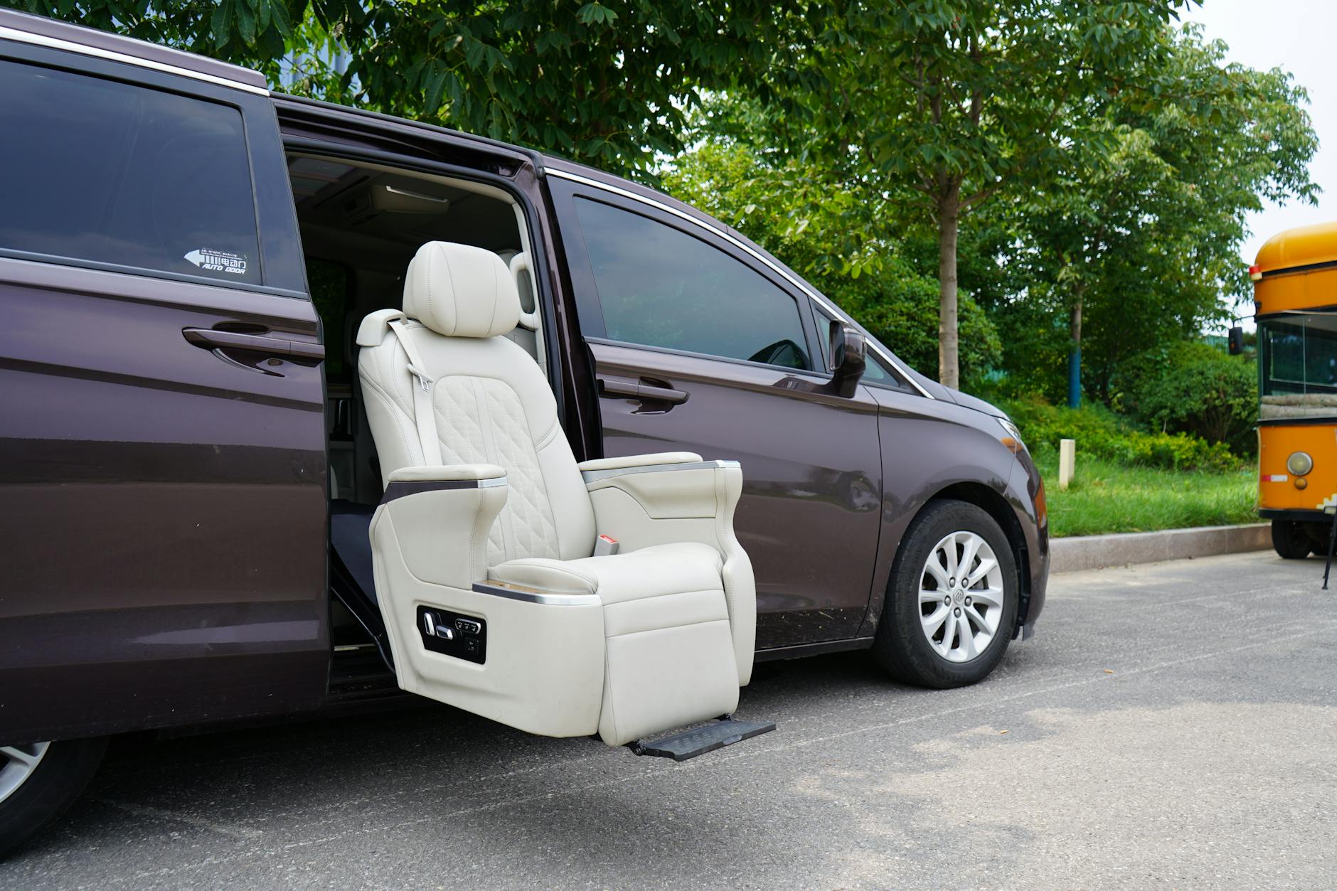 7 Stress-Free Parking Hacks for TD Garden Events That Will Save You Time and Money 6 https://www.pexels.com/photo/how-can-disabled-people-easily-get-on-and-off-the-bus-27155931/