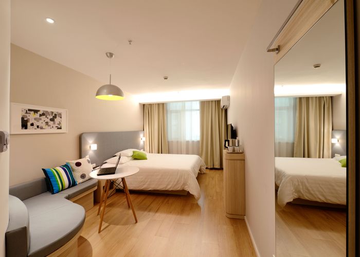 Luxa Villa — master bedroom