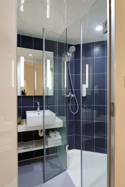 Clear Glass Shower Room