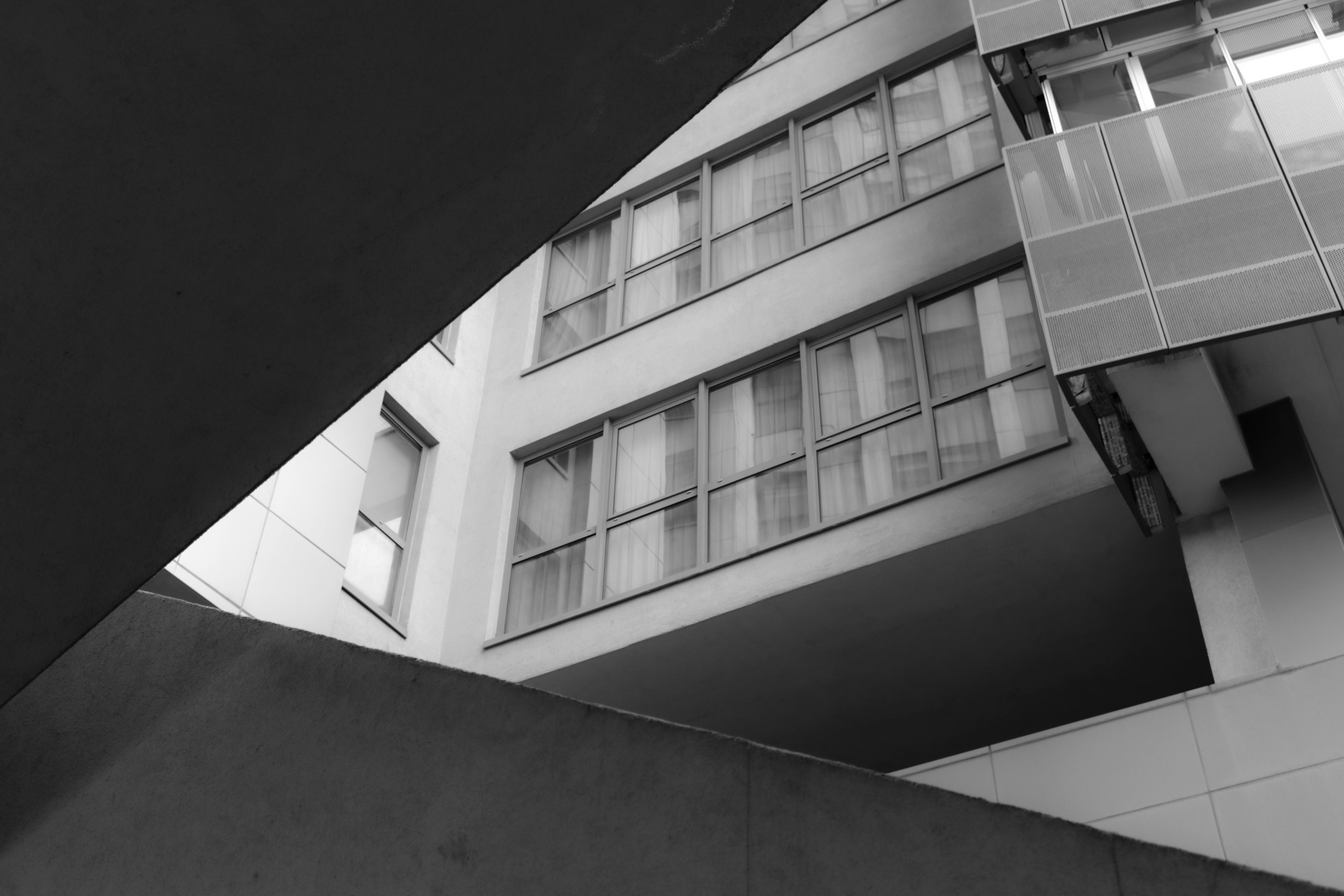 Gratuit Imagine de stoc gratuită din abstract arhitectura, afaceri, alb-negru Fotografie de stoc