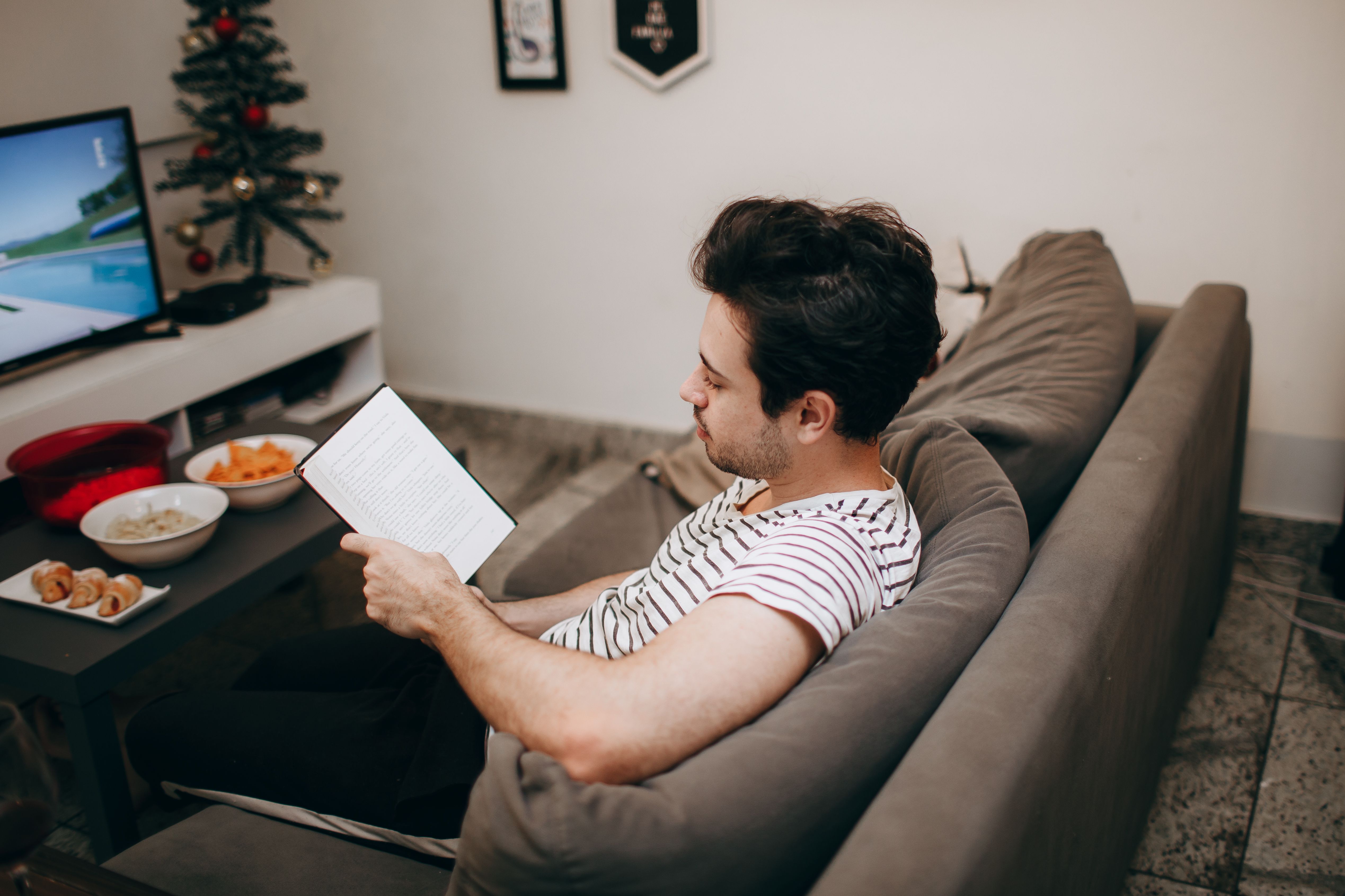 Home distractions harm remote workers’ wellbeing and productivity, study finds — Photo by Helena Lopes on Pexels