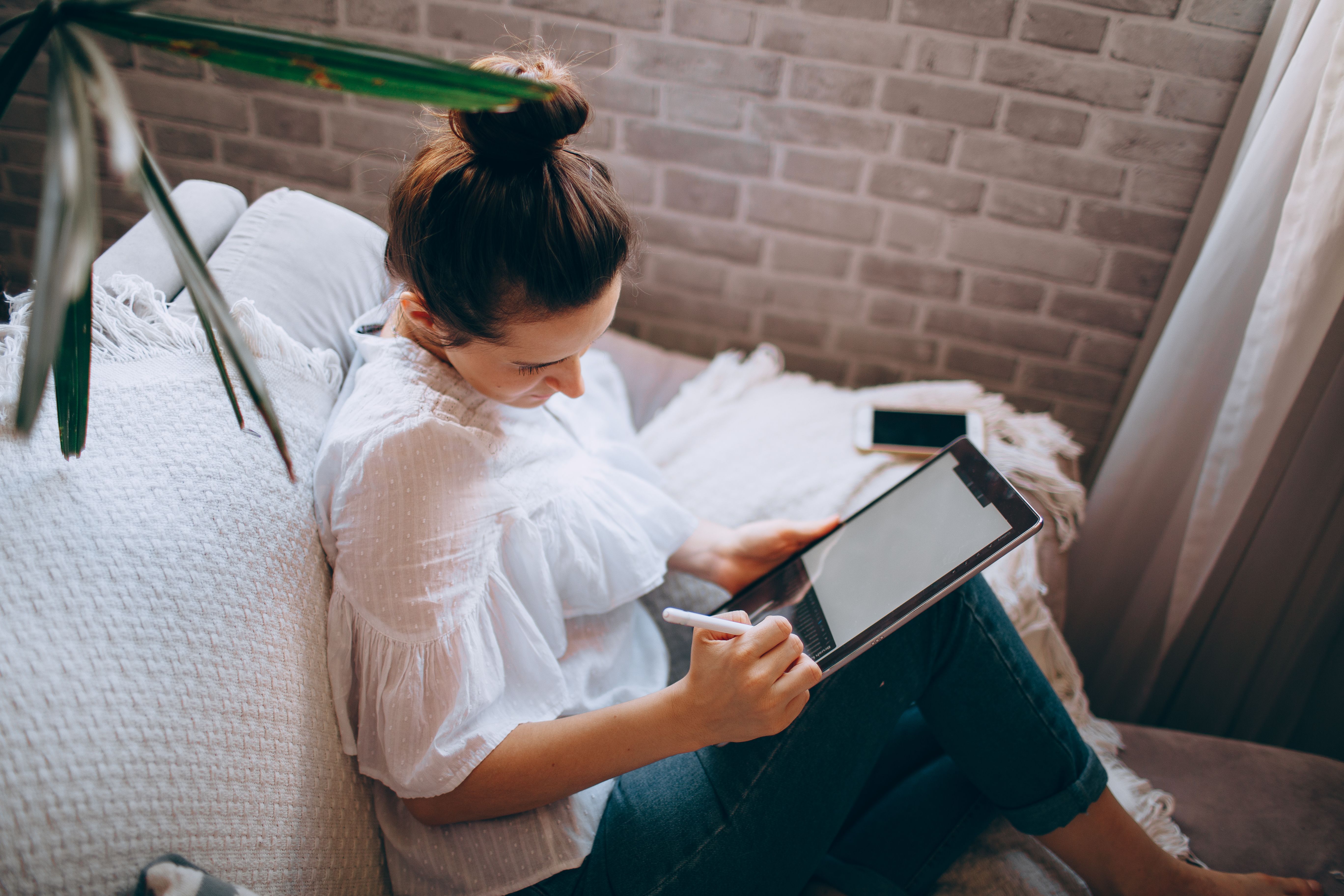 Study finds digital therapy app improves student mental health — Photo by Helena Lopes on Pexels