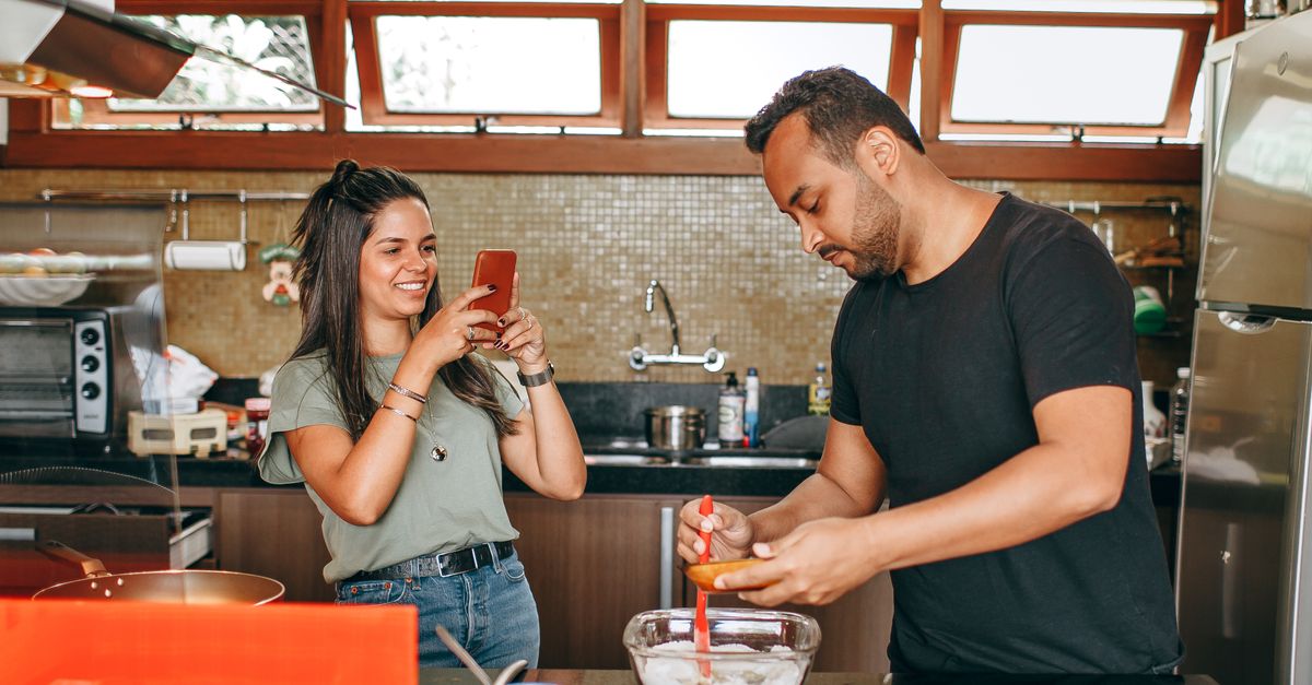 Why Most People Hate Cooking at Home (And What Actually Works to Make it Enjoyable)