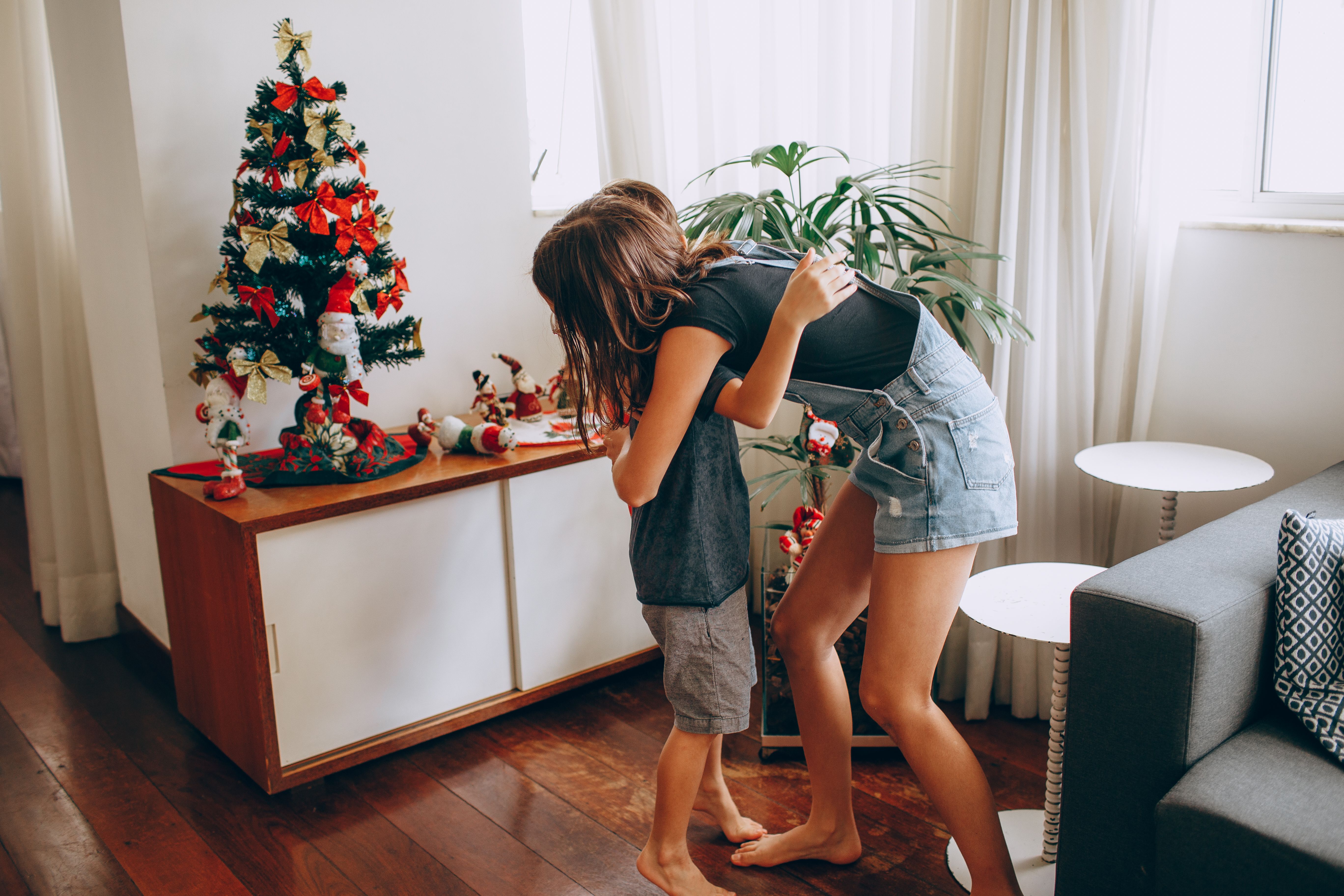 Decorating home for Christmas? Holiday goods shortages, from trees to lights and wreaths are coming — Photo by Helena Lopes o