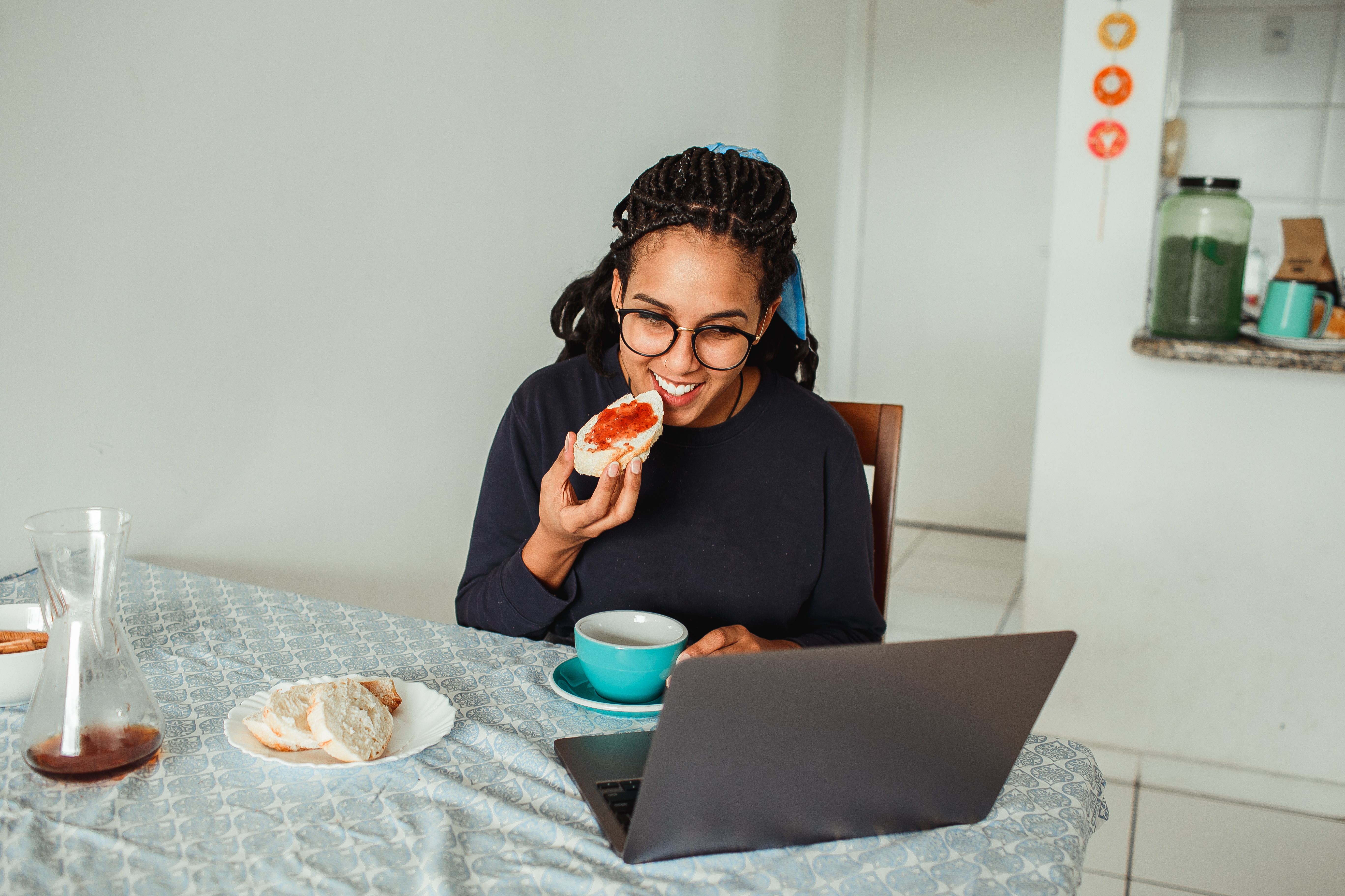 21 Cheap and Easy Meals for College Students — Photo by Helena Lopes on Pexels
