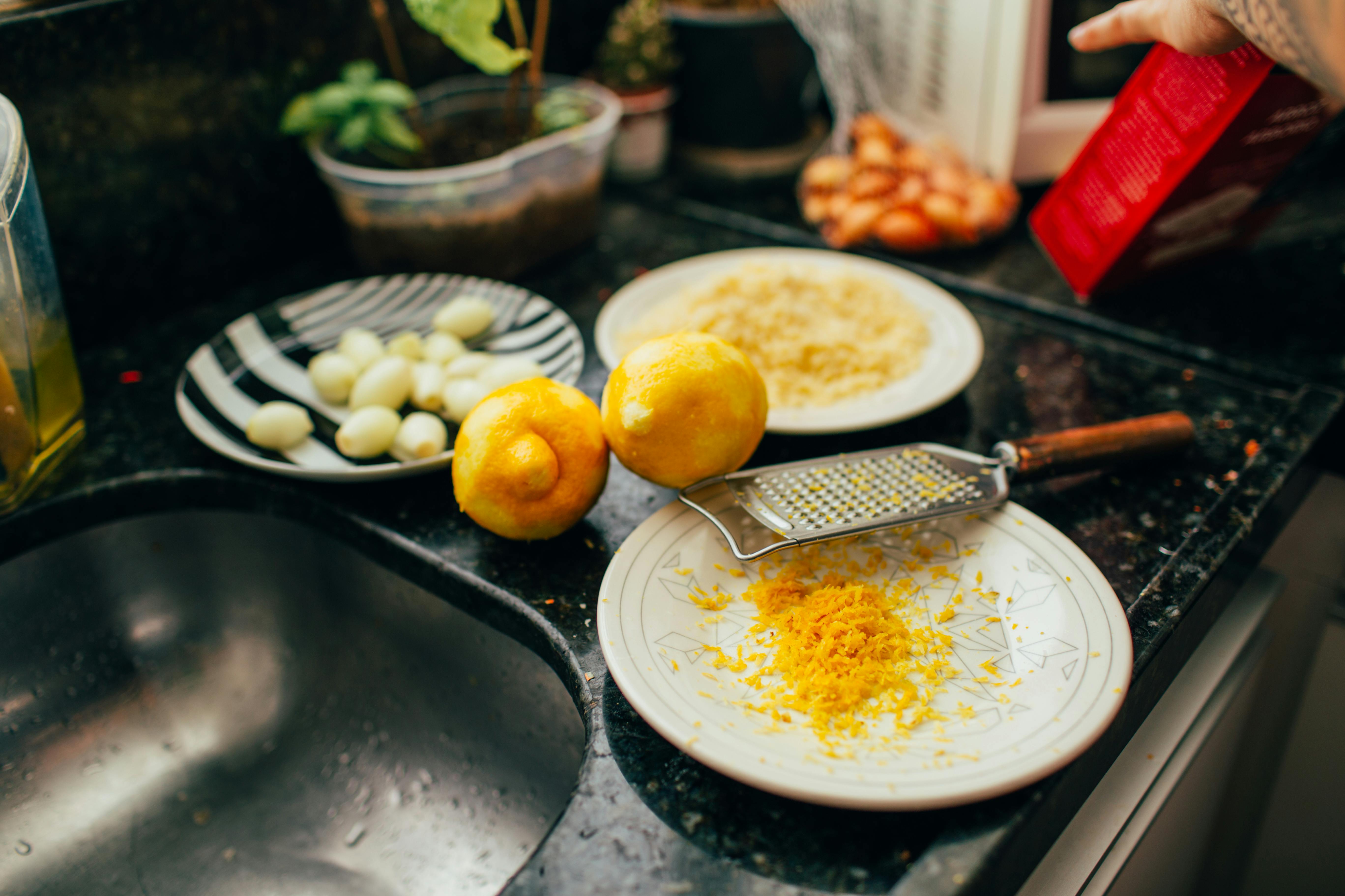 10 kitchen hacks every cook should know — Photo by Helena Lopes on Pexels