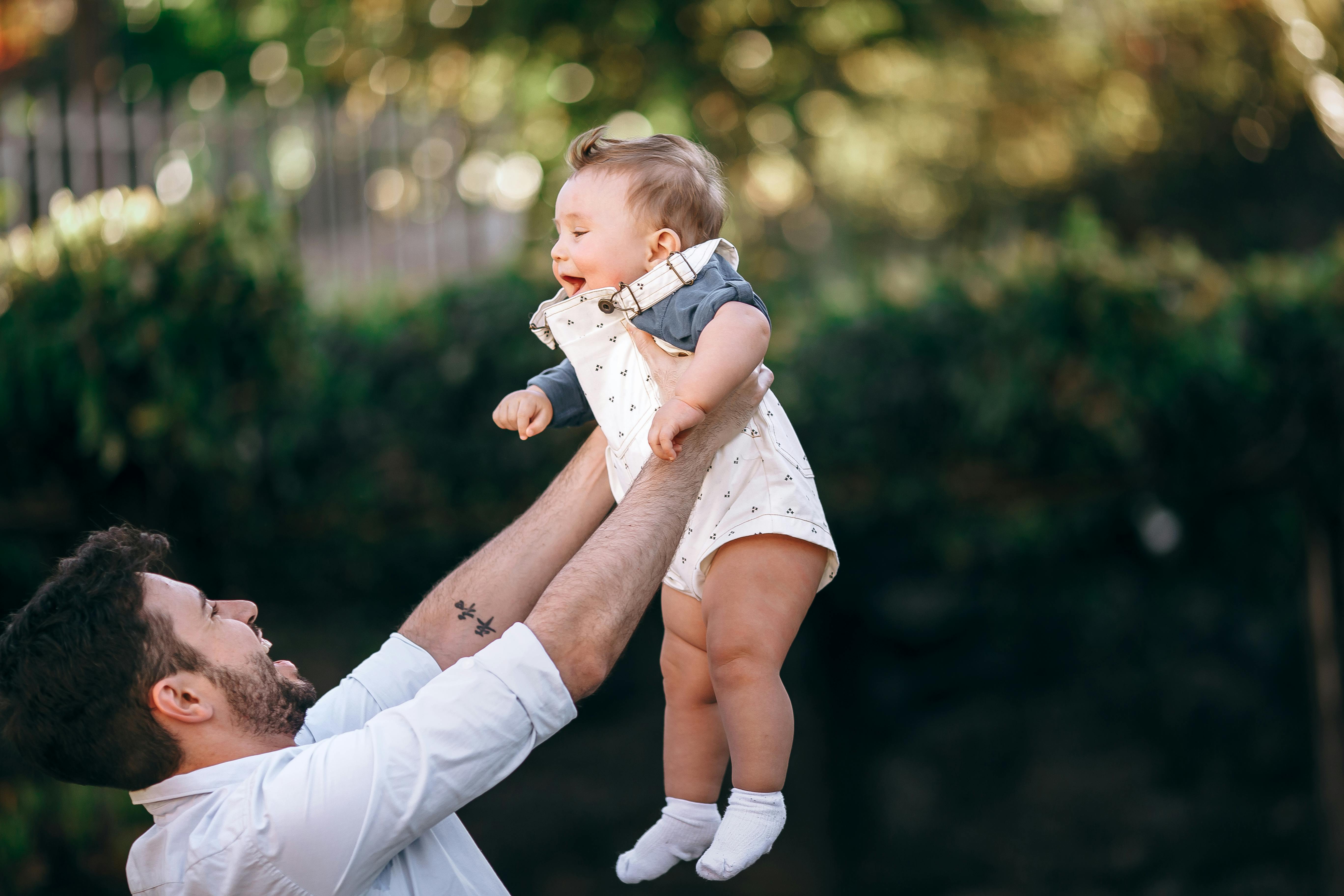 family law, child custody, alimony, legal separation, prenuptial agreements, divorce and family law, divorce law — Photo by H