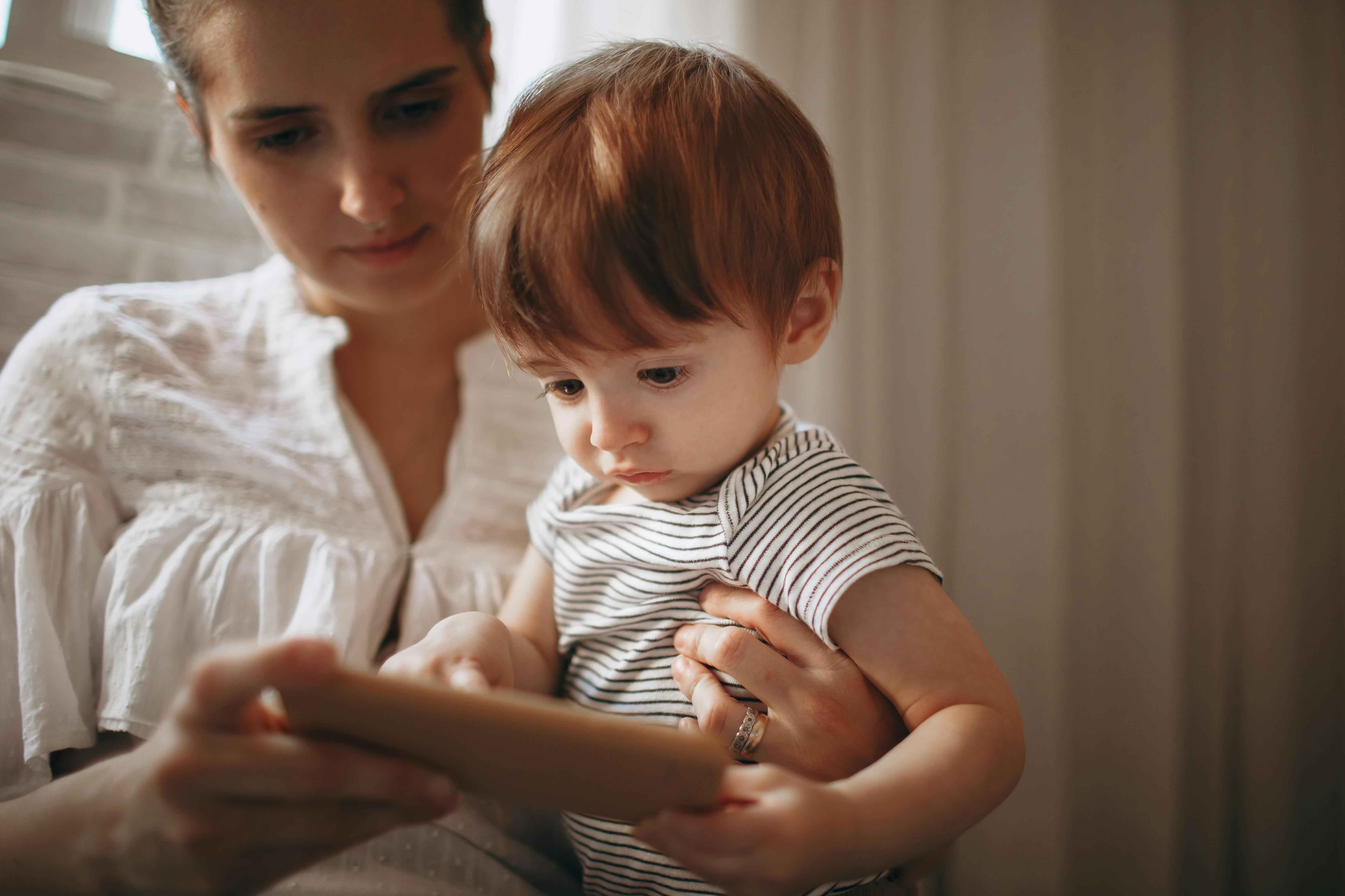 Parenting Apps Market Size, Share 2035 | CAGR 13.43% — Photo by Helena Lopes on Pexels
