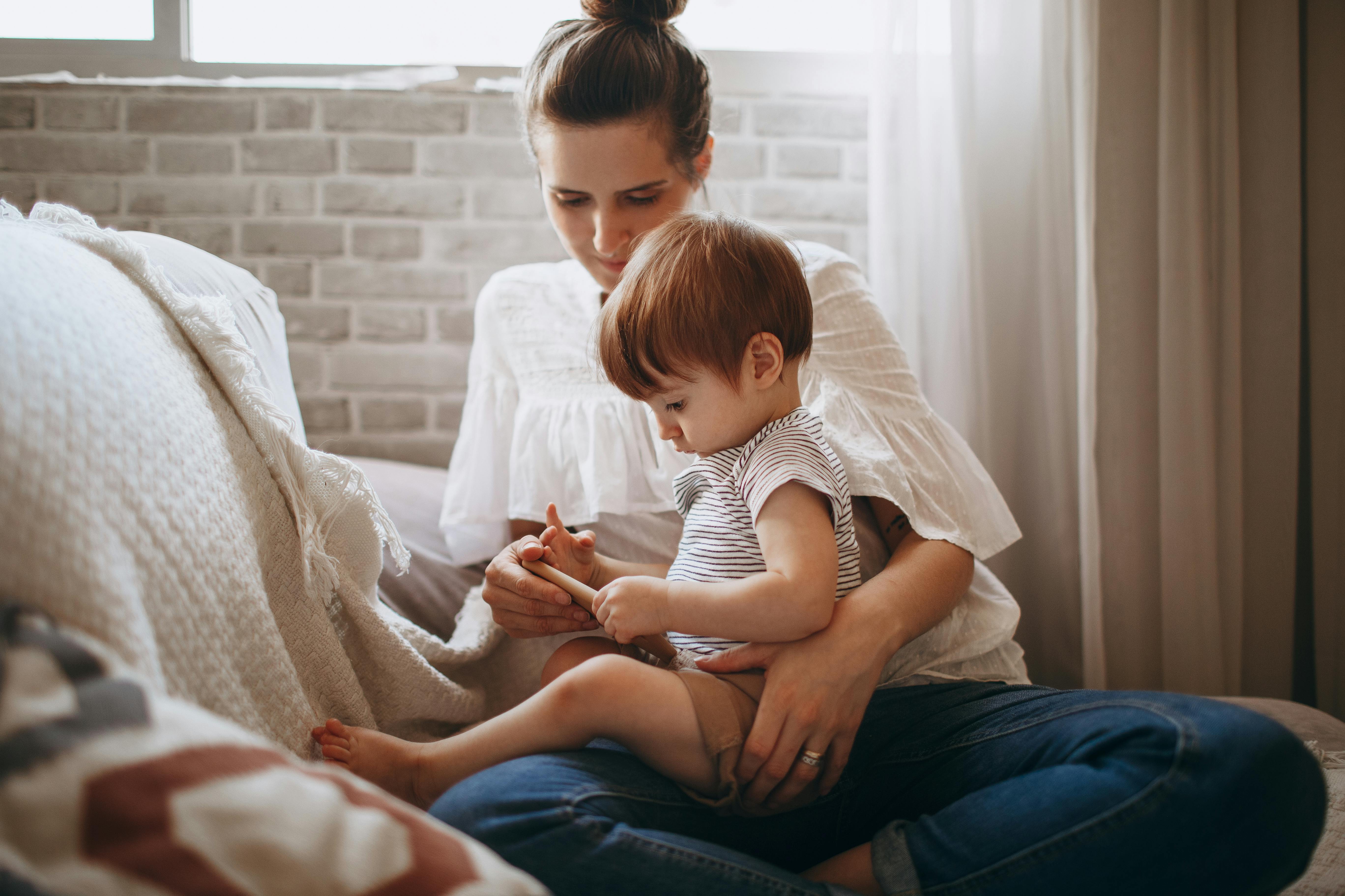 family law, child custody, alimony, legal separation, prenuptial agreements, divorce and family law, divorce law — Photo by H