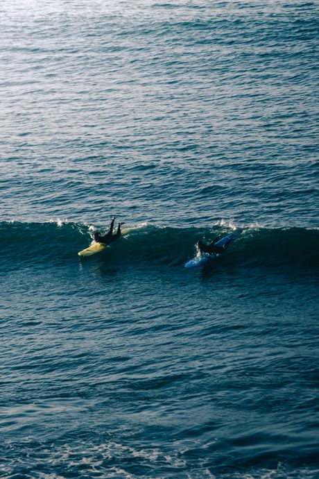 Clean line peeling off the sandbar — photo by AHR Graphics on Pexels