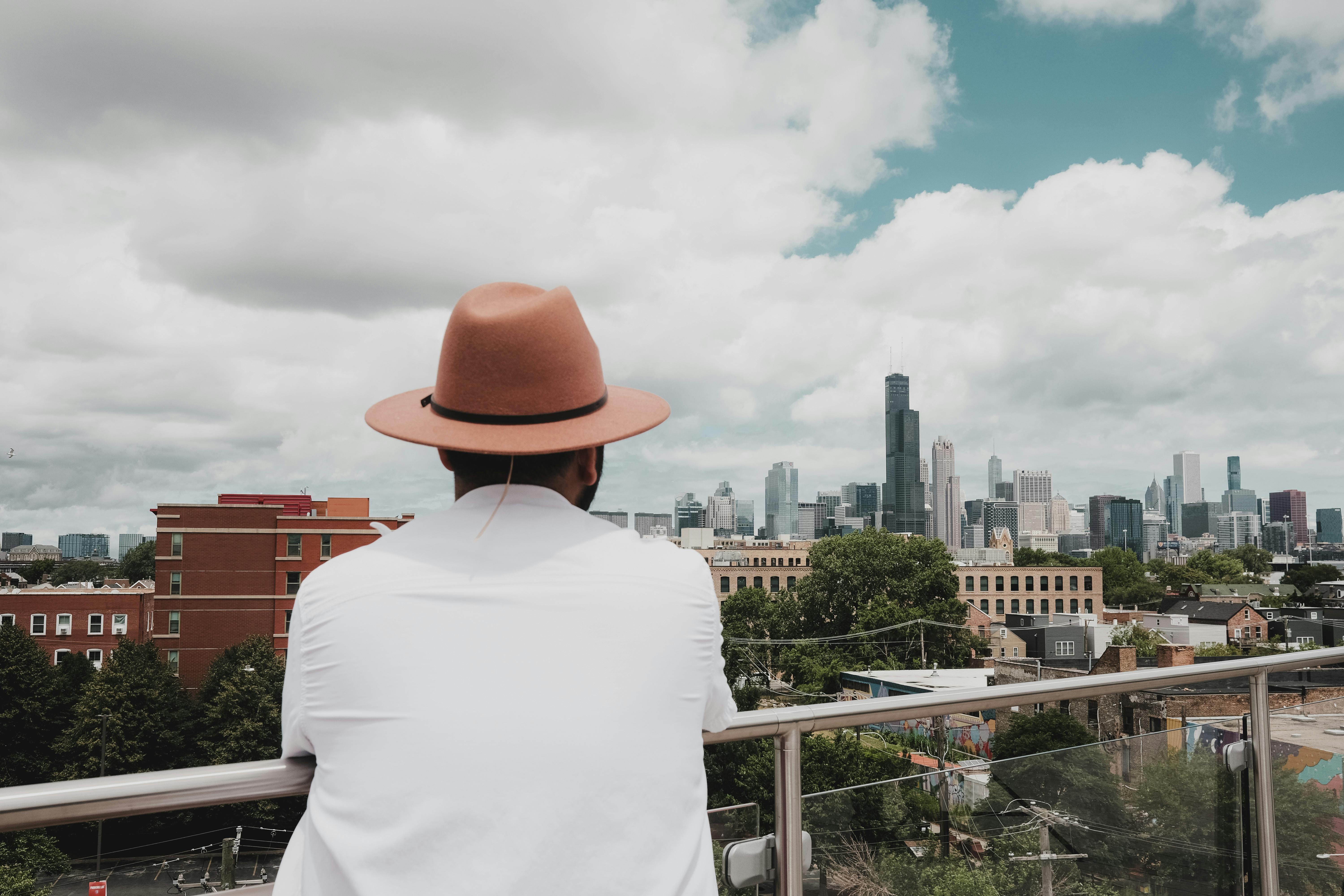 rooftop deck with chicago skyline view - 4611 n broadway