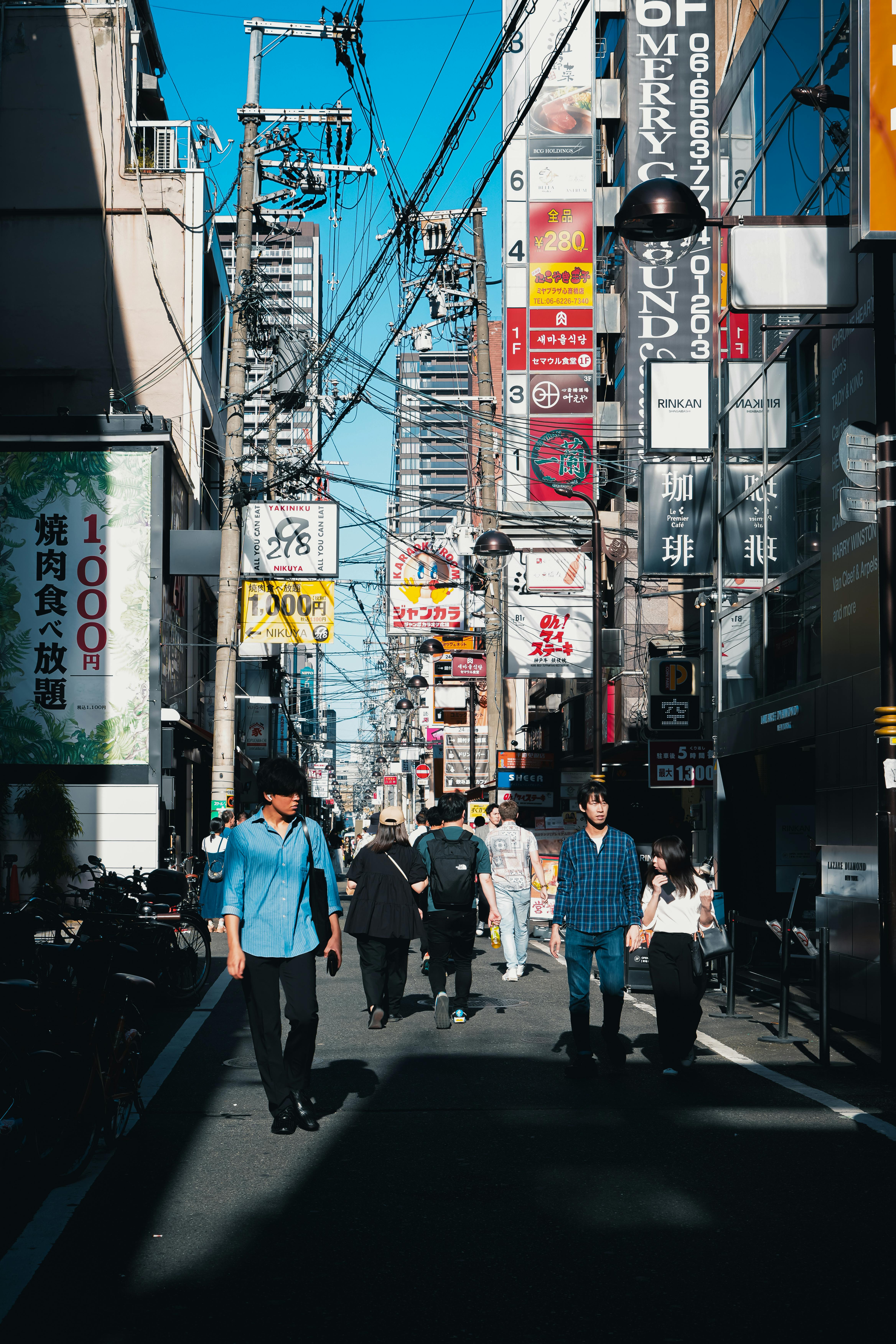 威力彩飆14億！彩券行人潮洶湧 🎉💰