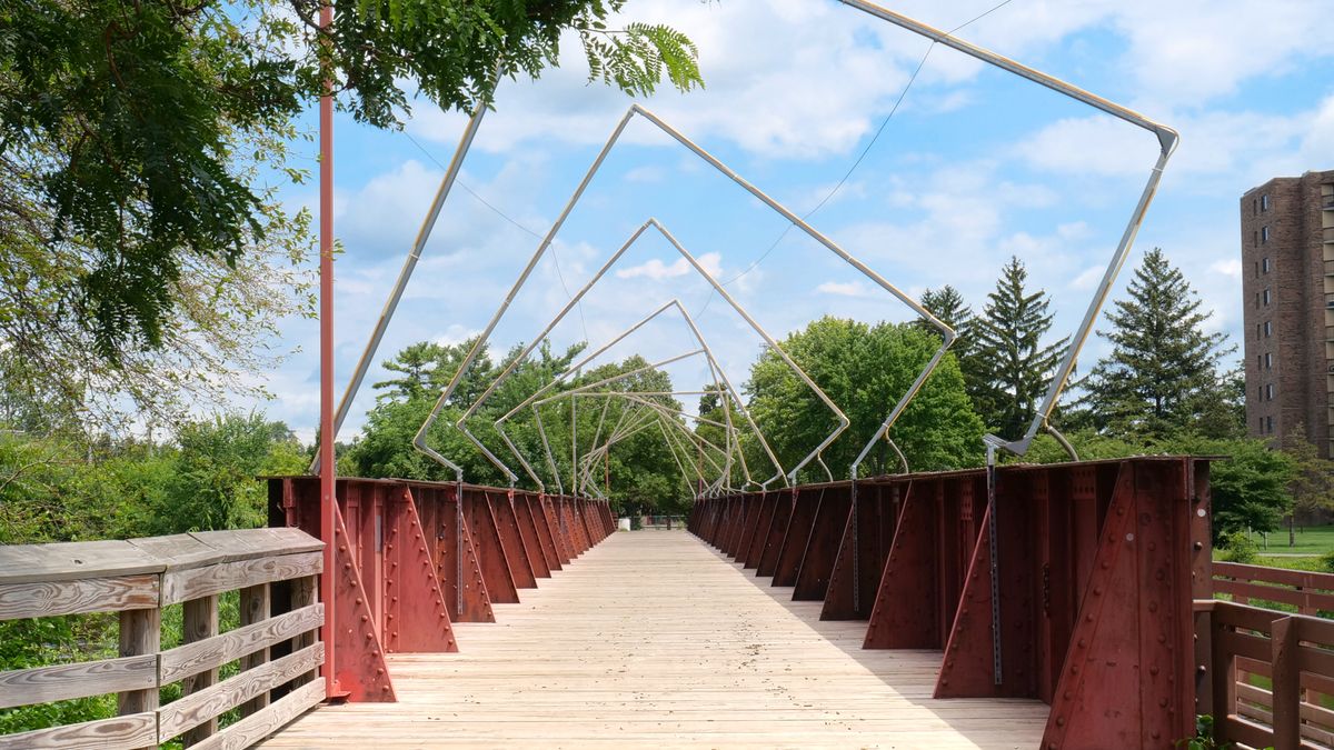 How to Enter Birthday Freebies in Fort Wayne, Indiana Without Scams