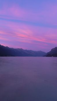 Faszinierender See in Schweiz – Natur Hintergrundbild