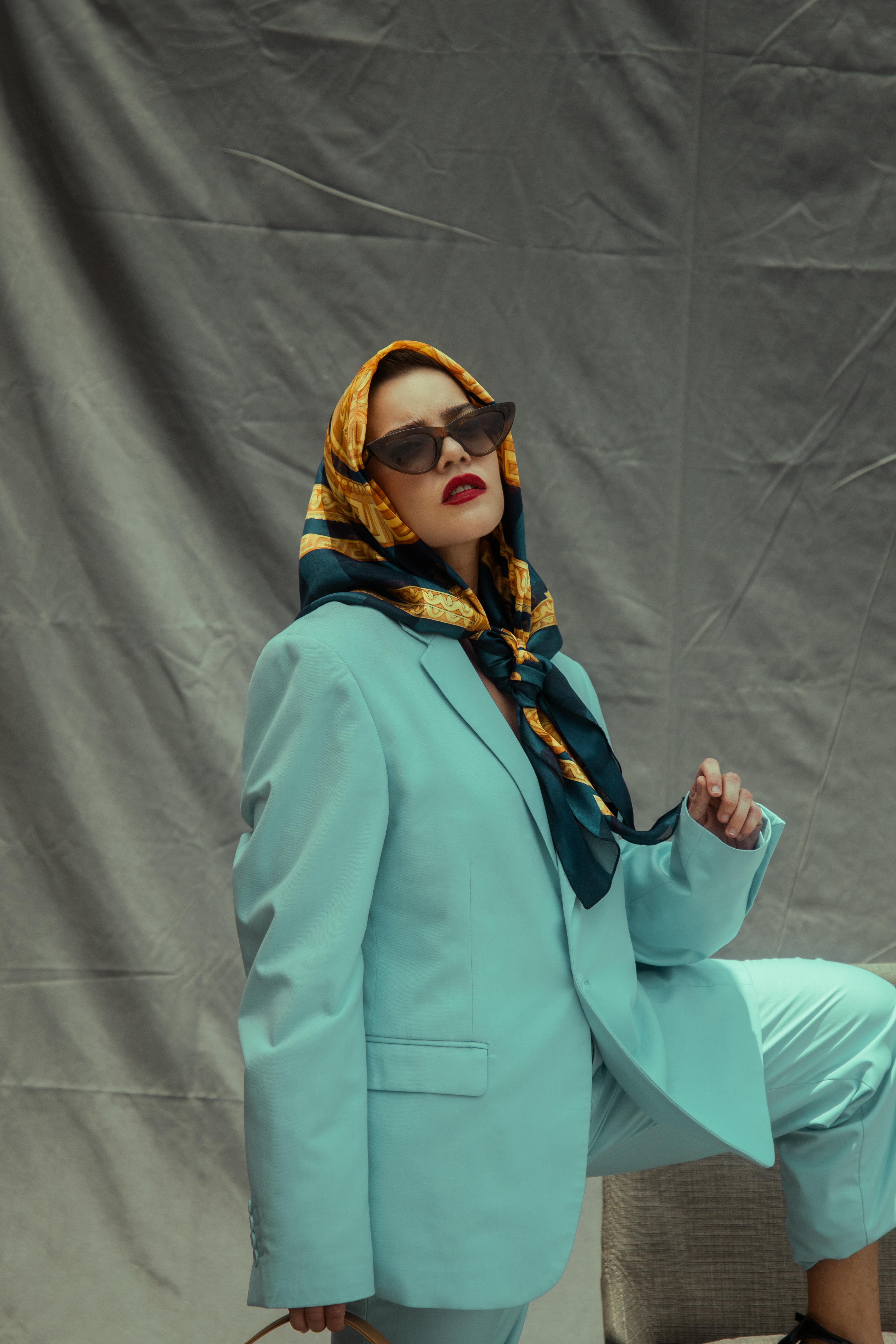 Gratis stockfoto met #binnen, betoverend, blue-suit Stockfoto