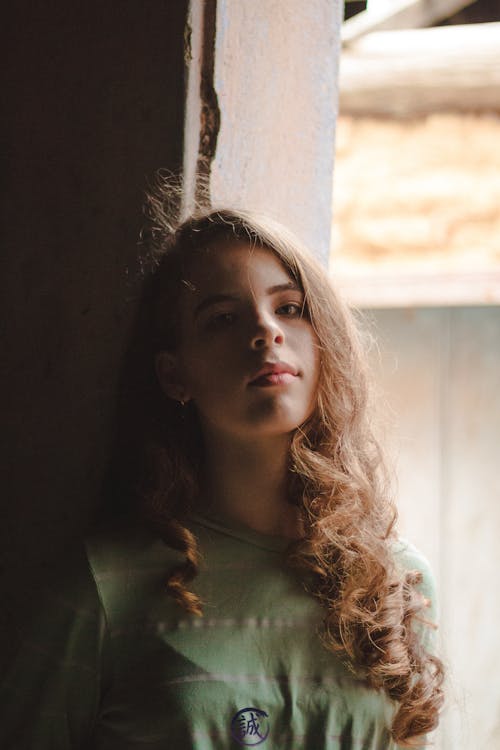 Základová fotografie zdarma na téma blond vlasy, na výšku, oči