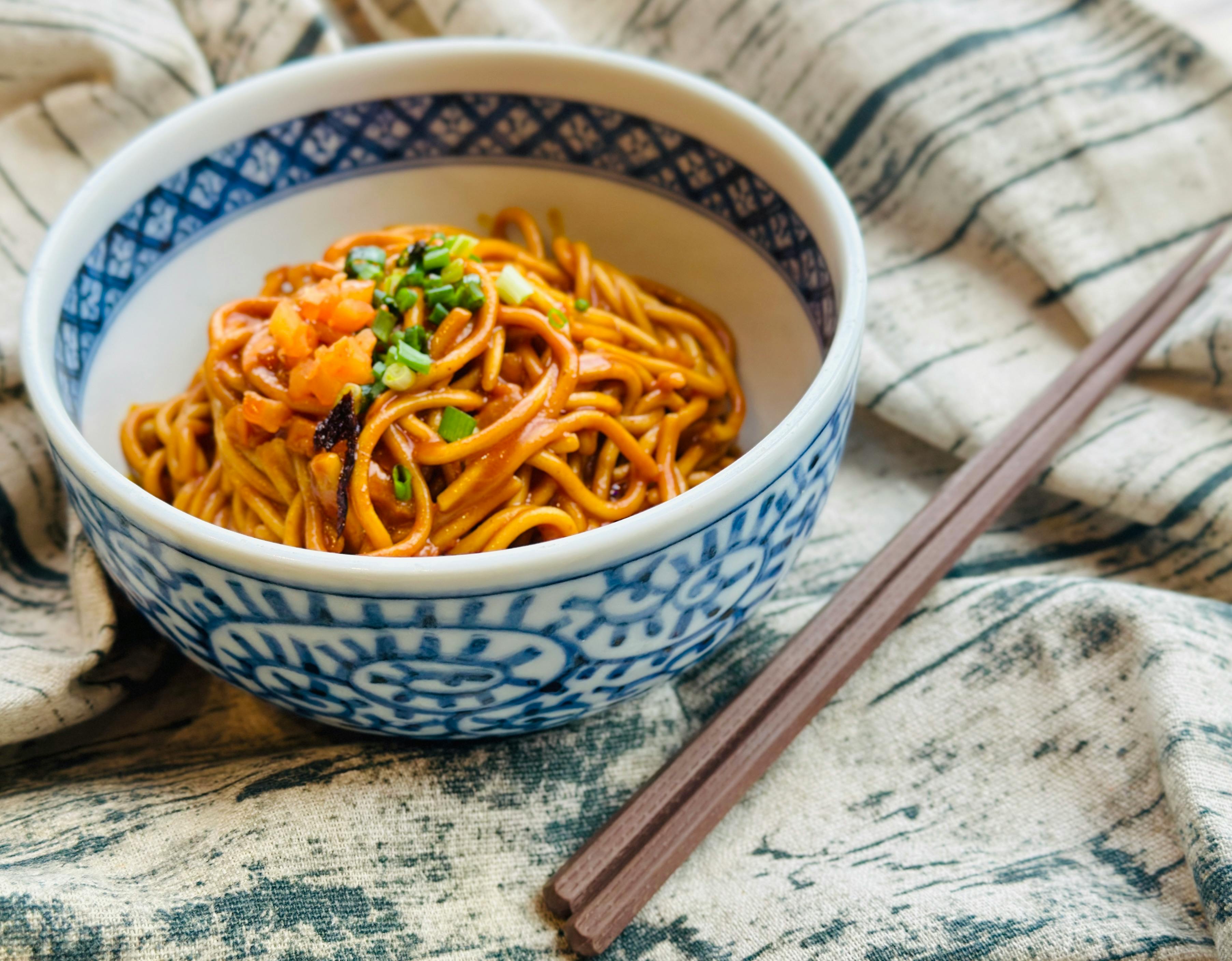 Chengdu Sweet Water Noodles: Low-Hydration Square Wheat Matrix and Reducing Sugar Caramelization