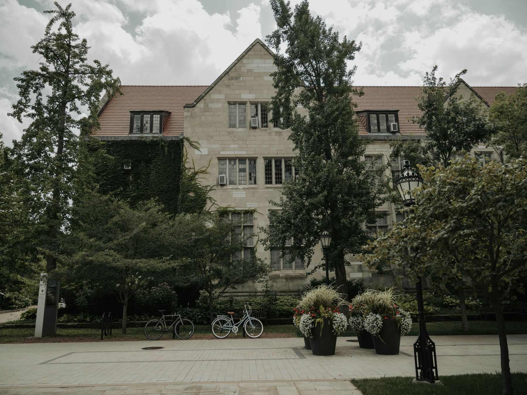 Great Ryburgh — student move with boxes and a van