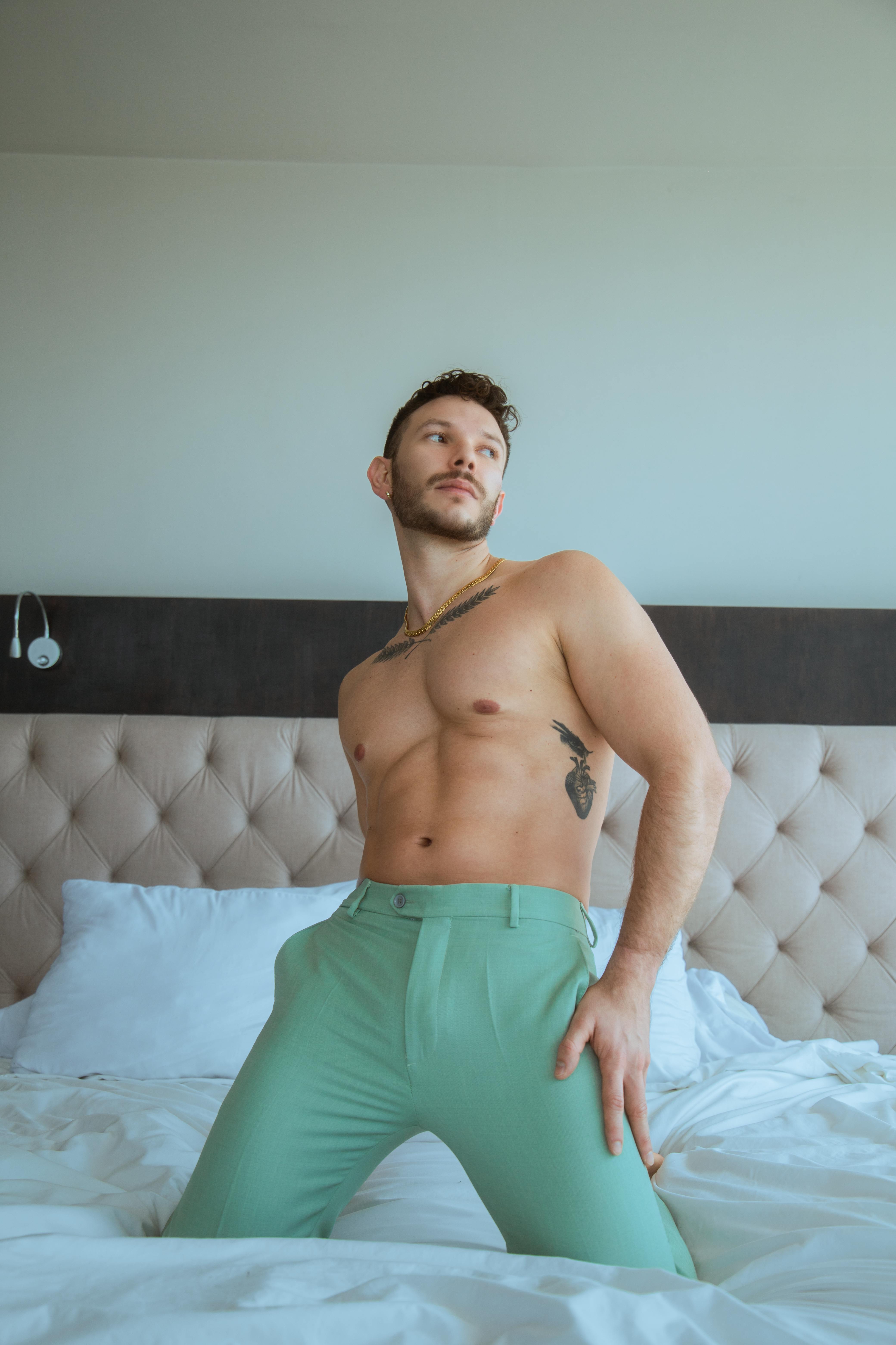 Gratis stockfoto met bed, binnen, binnenshuis interieur Stockfoto