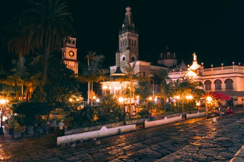 Free Captivating night scene of Cuetzalan's historic town square with illuminated architecture. Stock Photo