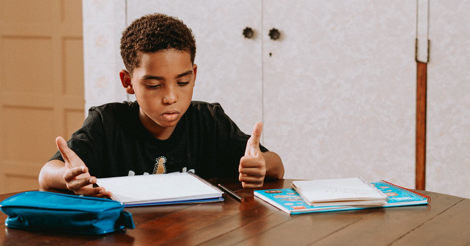 Talking With Their Hands: How Gesture Helps Children Solve Maths Problems