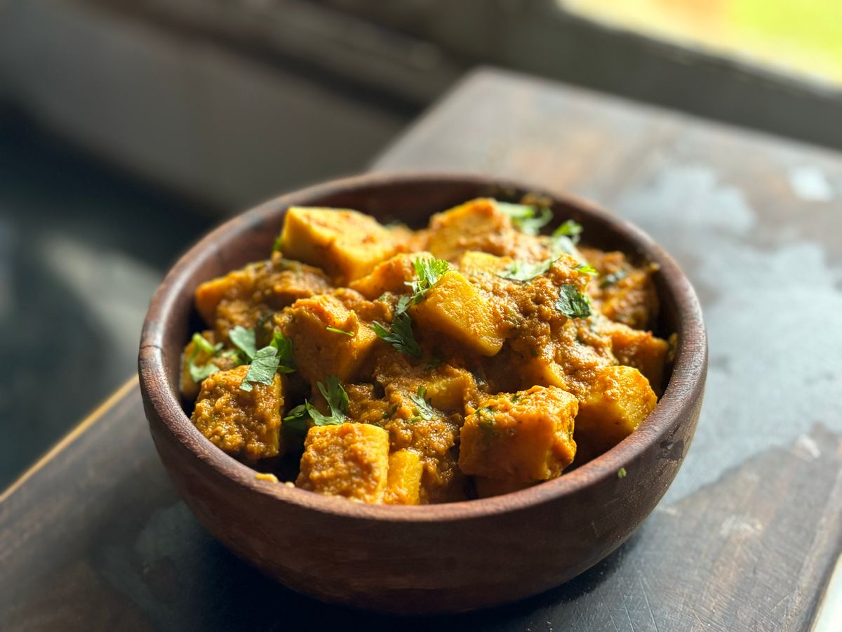 Kom Indiase dahl met linzen en kruiden
