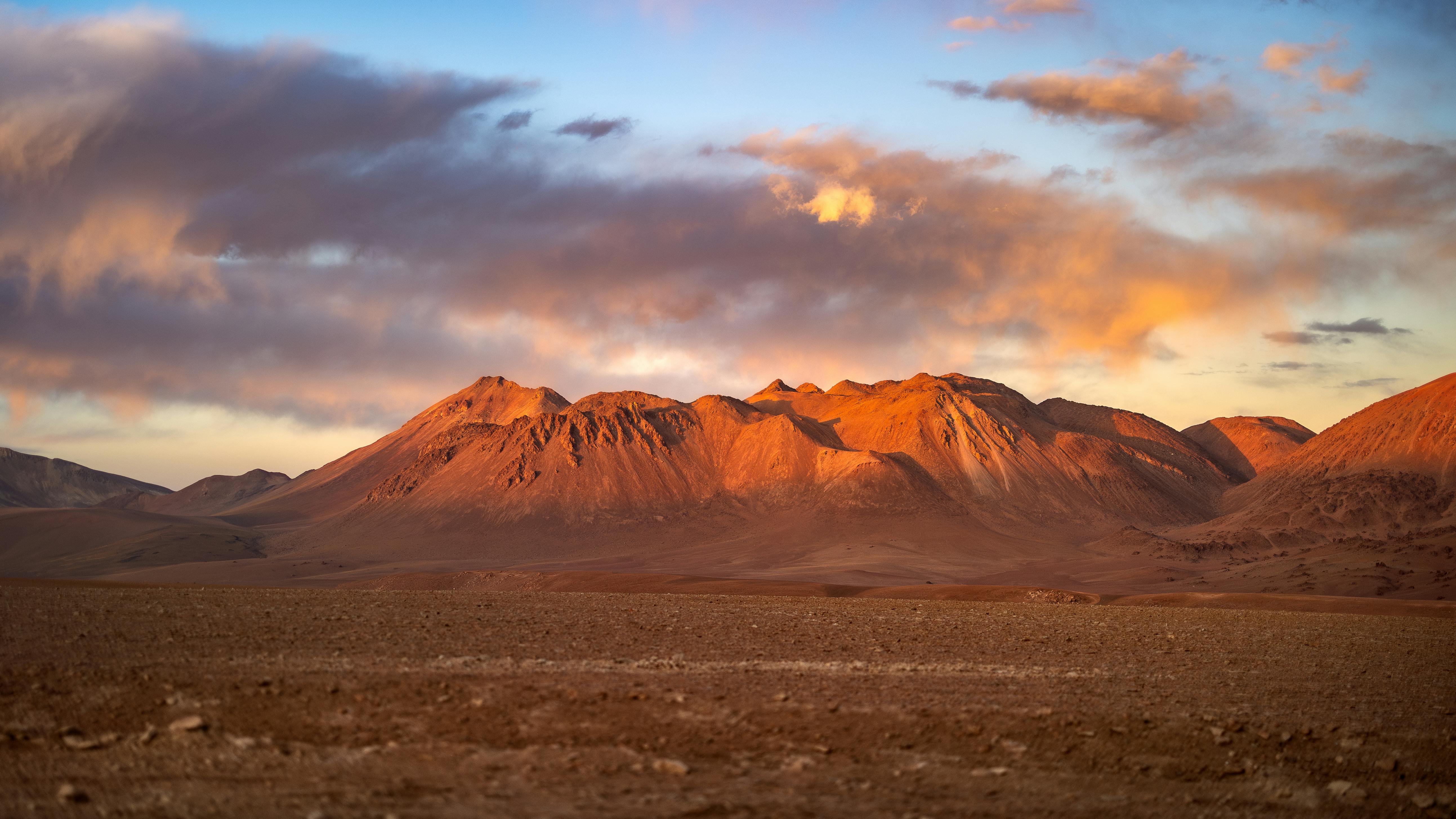 Barren Hills behind Desert at Sunset · Free Stock Photo, image size:5172x2909