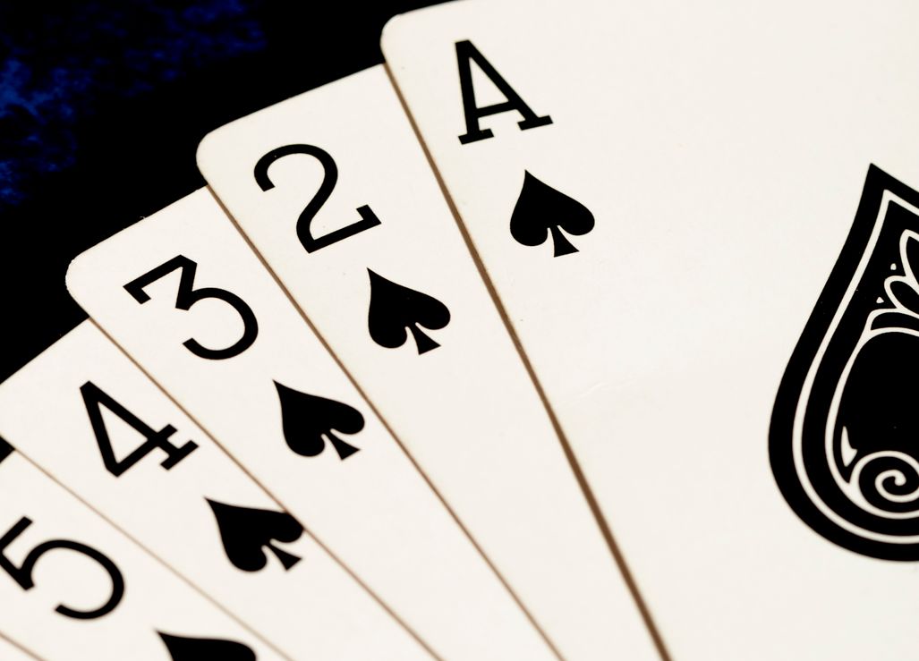 Online Casino: Spielautomaten und Live-Spiele im Überblick