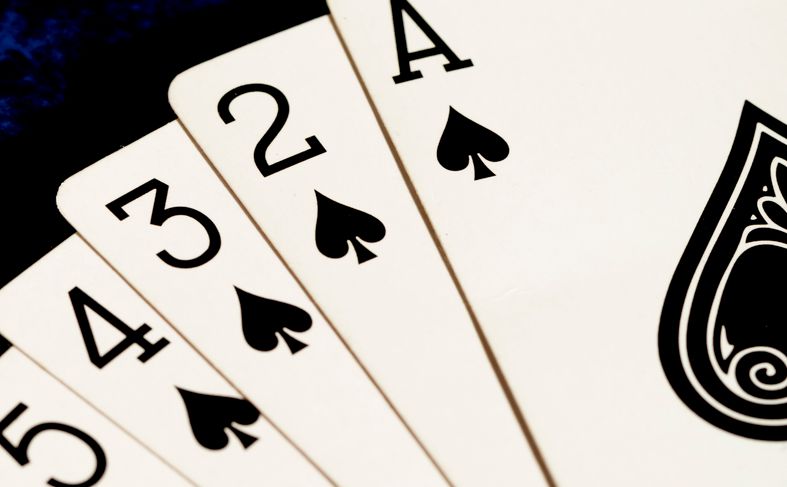 Online Casino: Spielautomaten und Live-Spiele im Überblick