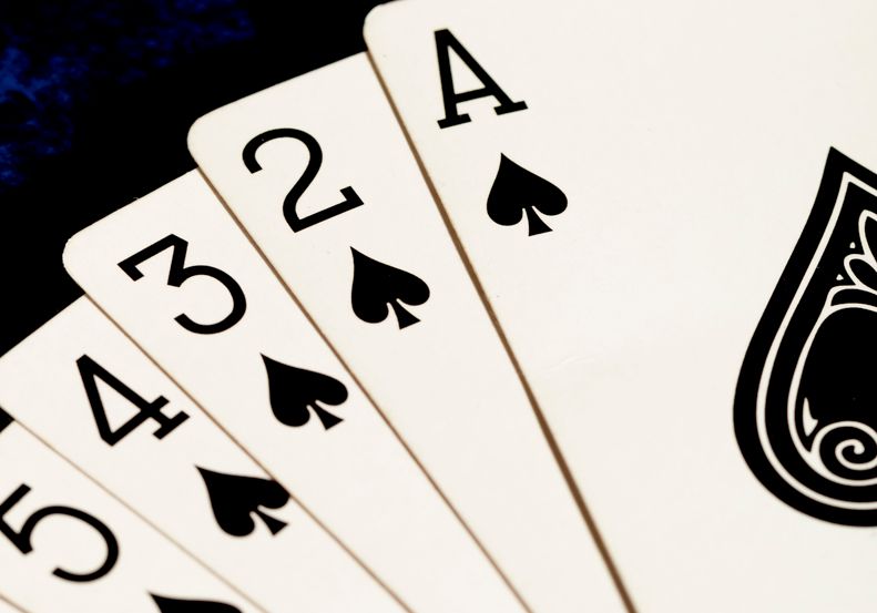 Online Casino: Spielautomaten und Live-Spiele im Überblick
