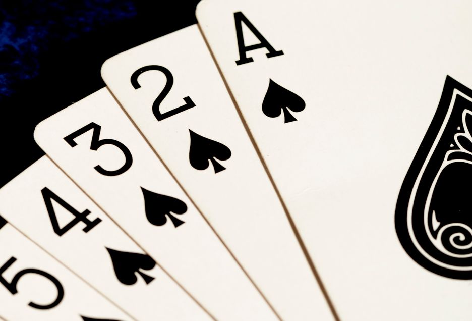Online Casino: Spielautomaten und Live-Spiele im Überblick
