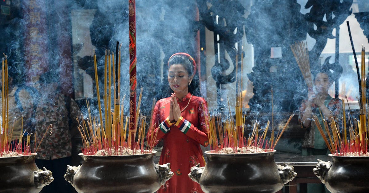 總統初一全台廟宇祈福 強調經濟需有國防守護