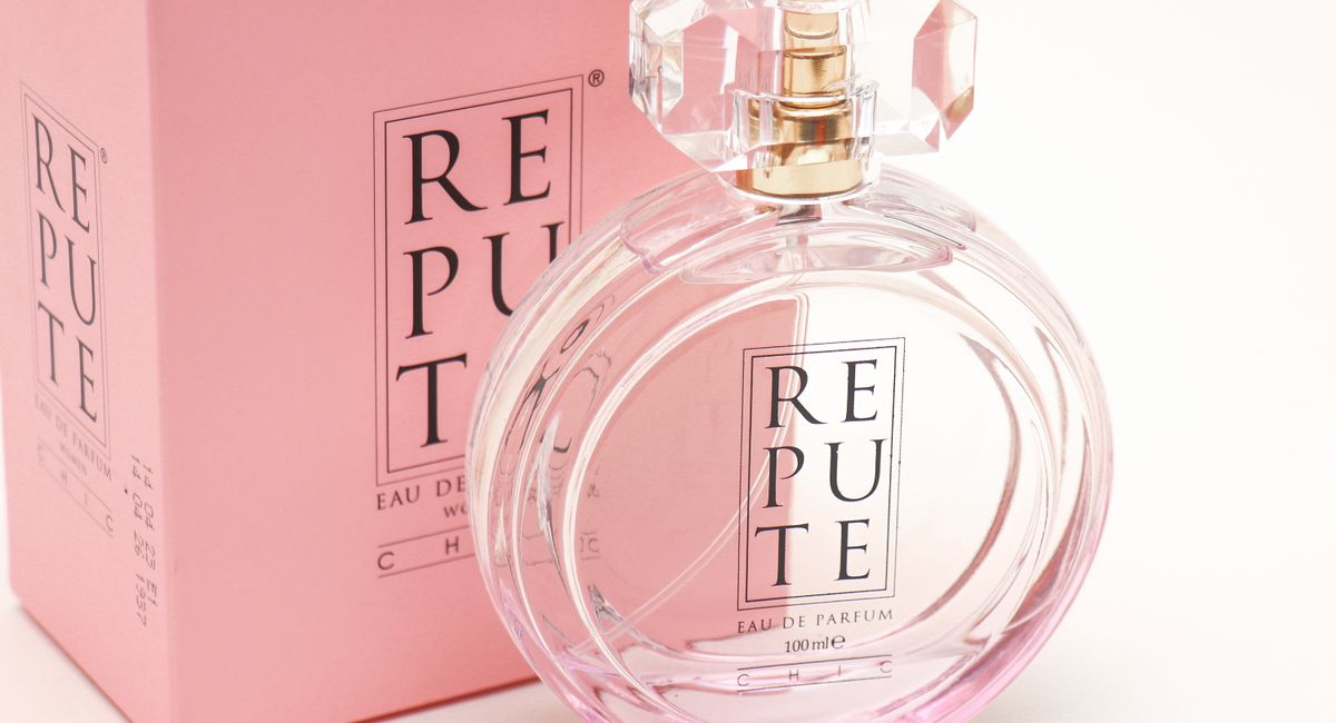 Illustration, différence entre eau de parfum et eau de toilette