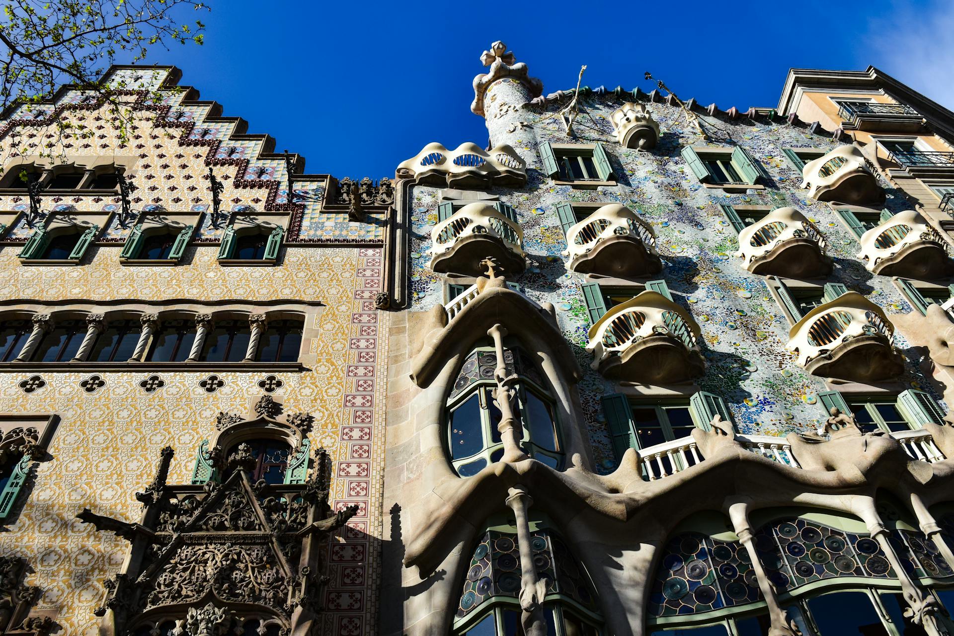 Stunning view of Casa Batlló's intricate façade design in Barcelona.