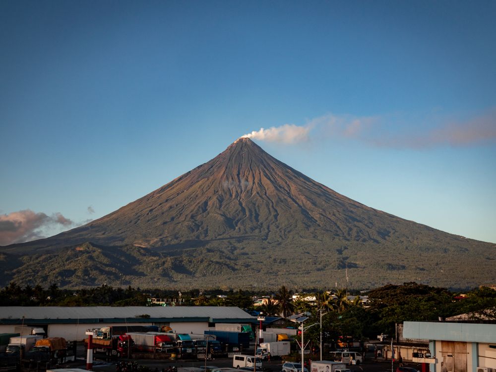 Perfect Volcano View of the Mayon Volcano in the Philippines · Free Stock Photo