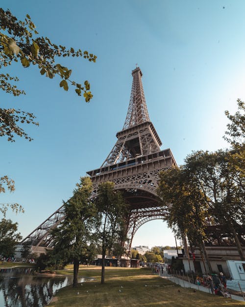 Ingyenes stockfotó alacsony szögű felvétel, alacsony szögű fényképezés, Eiffel-torony témában