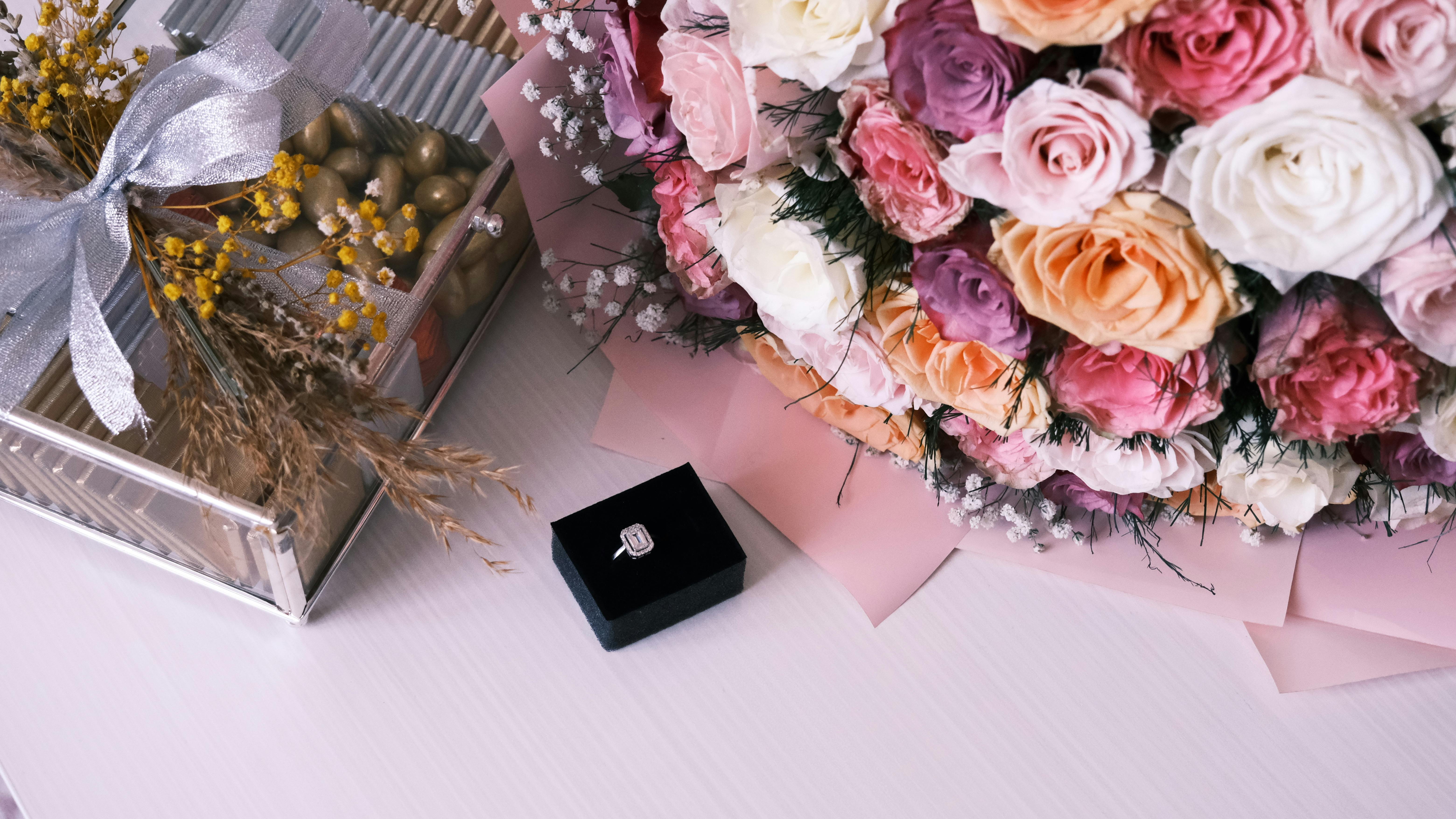 Dear Annie: I said yes to being maid of honor, not to planning, hosting all wedding events for free — Photo by Rahime Gül on 