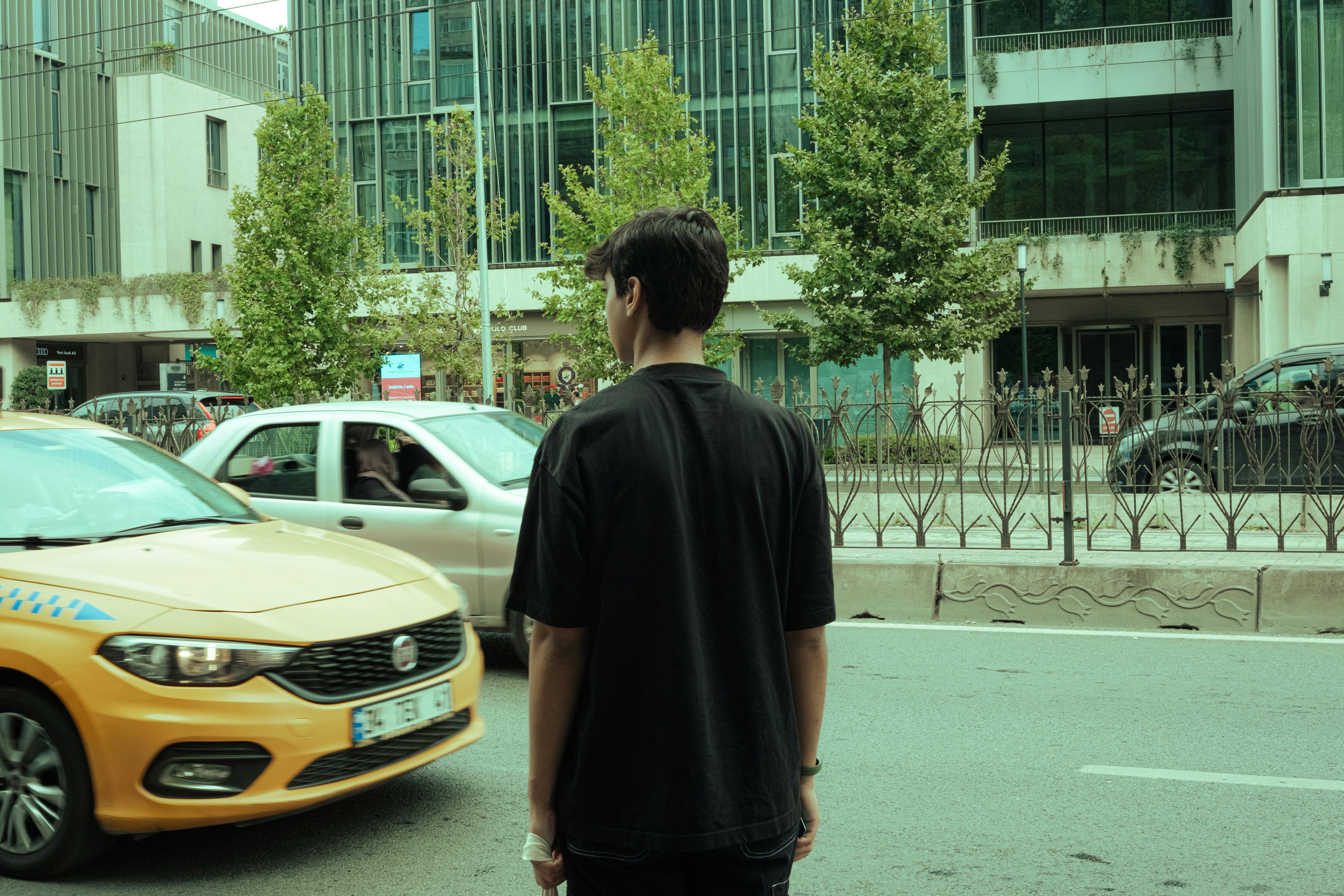 Geely’s Wild New Robotaxi Looks Like The Future of Electric Cars — Photo by Zişan  Özdemir on Pexels