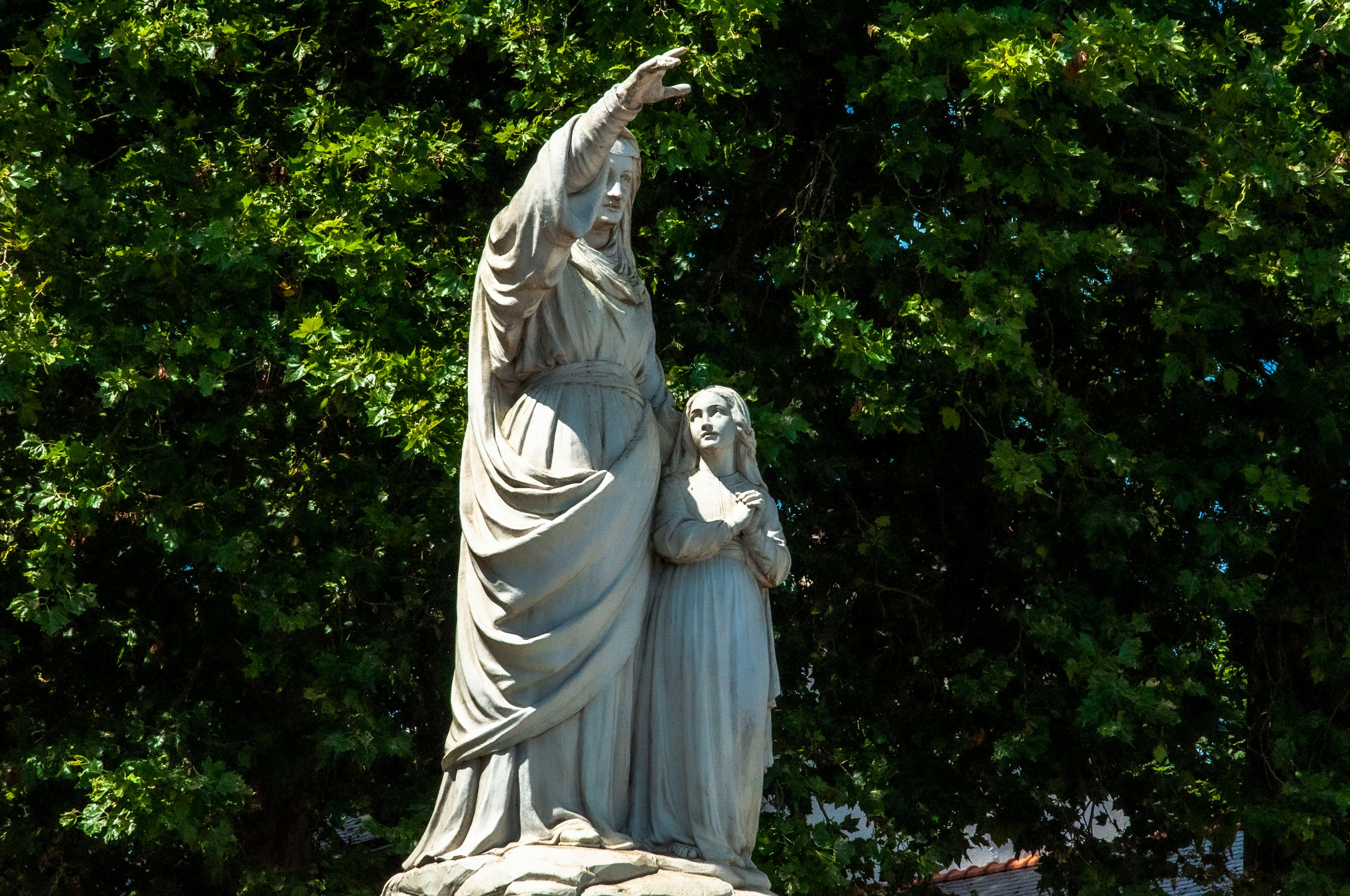 statuary in nantes