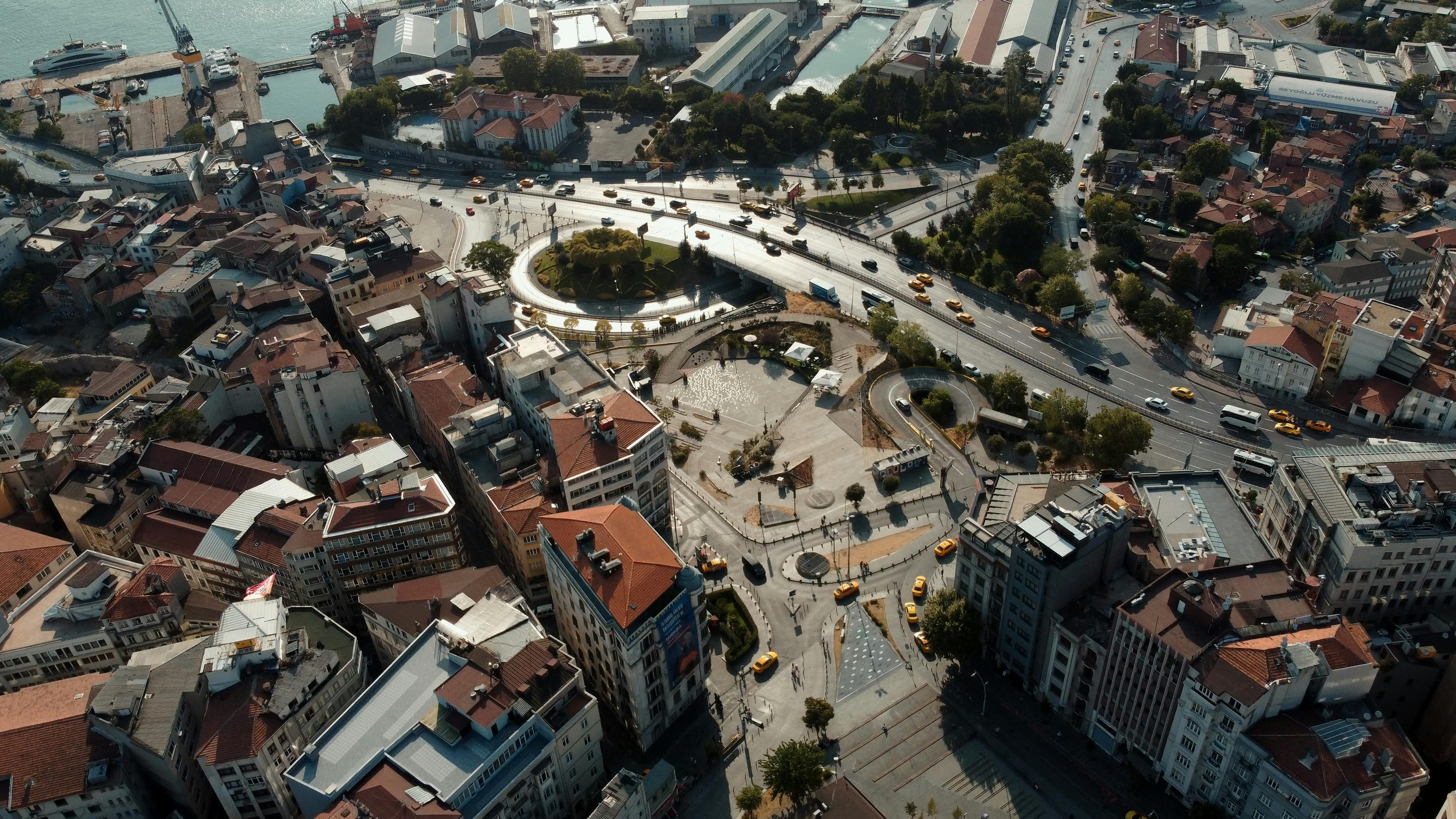 Integrating urban design and clean energy for better city LIFE — Photo by Julien Goettelmann on Pexels