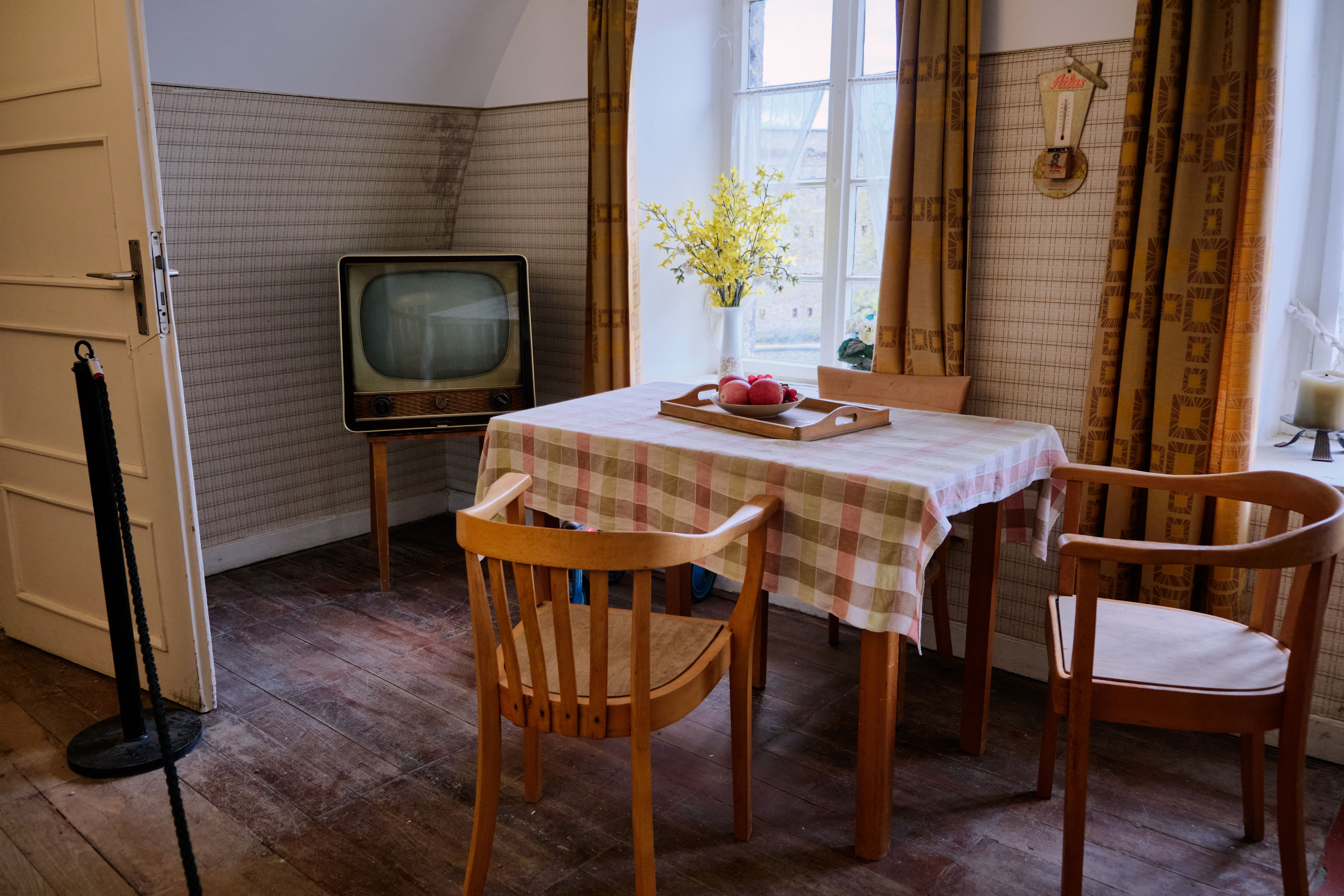 TV in 3: Apple’s New CEO, Hollywood’s Big Questions - The Ankler — Photo by Nick on Pexels